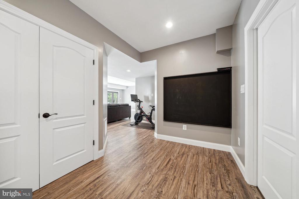 110 ROSEBROOK COURT NW