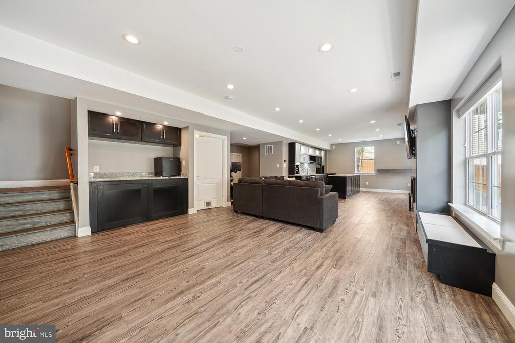 110 ROSEBROOK COURT NW