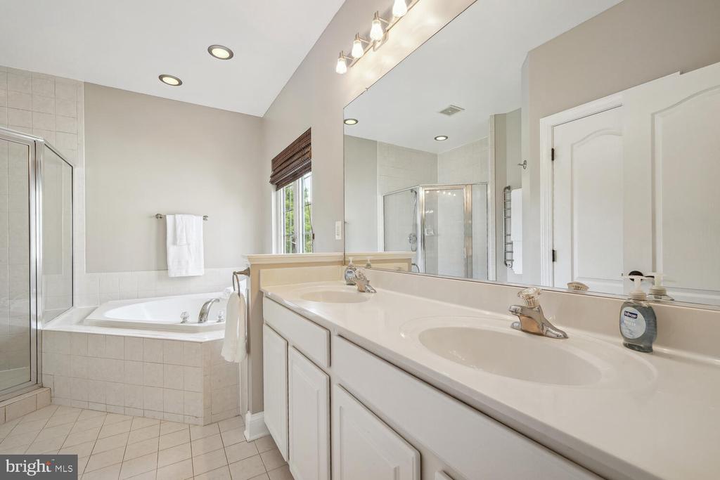 110 ROSEBROOK COURT NW