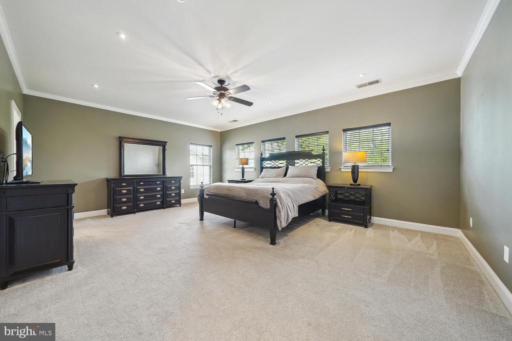 110 ROSEBROOK COURT NW