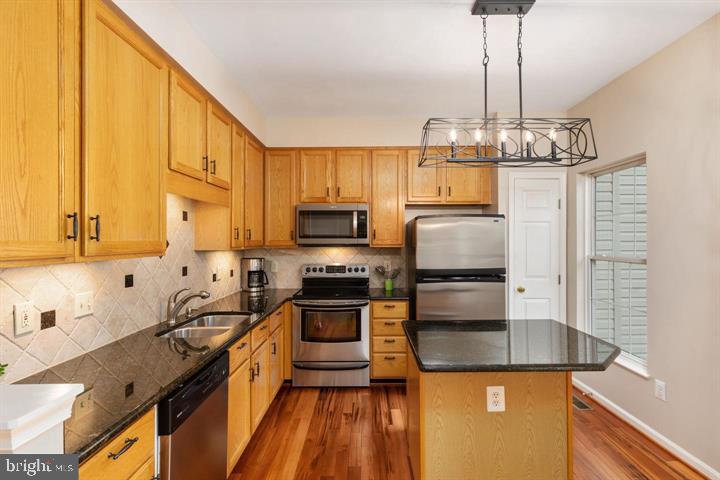 43393 CHOKEBERRY SQUARE
