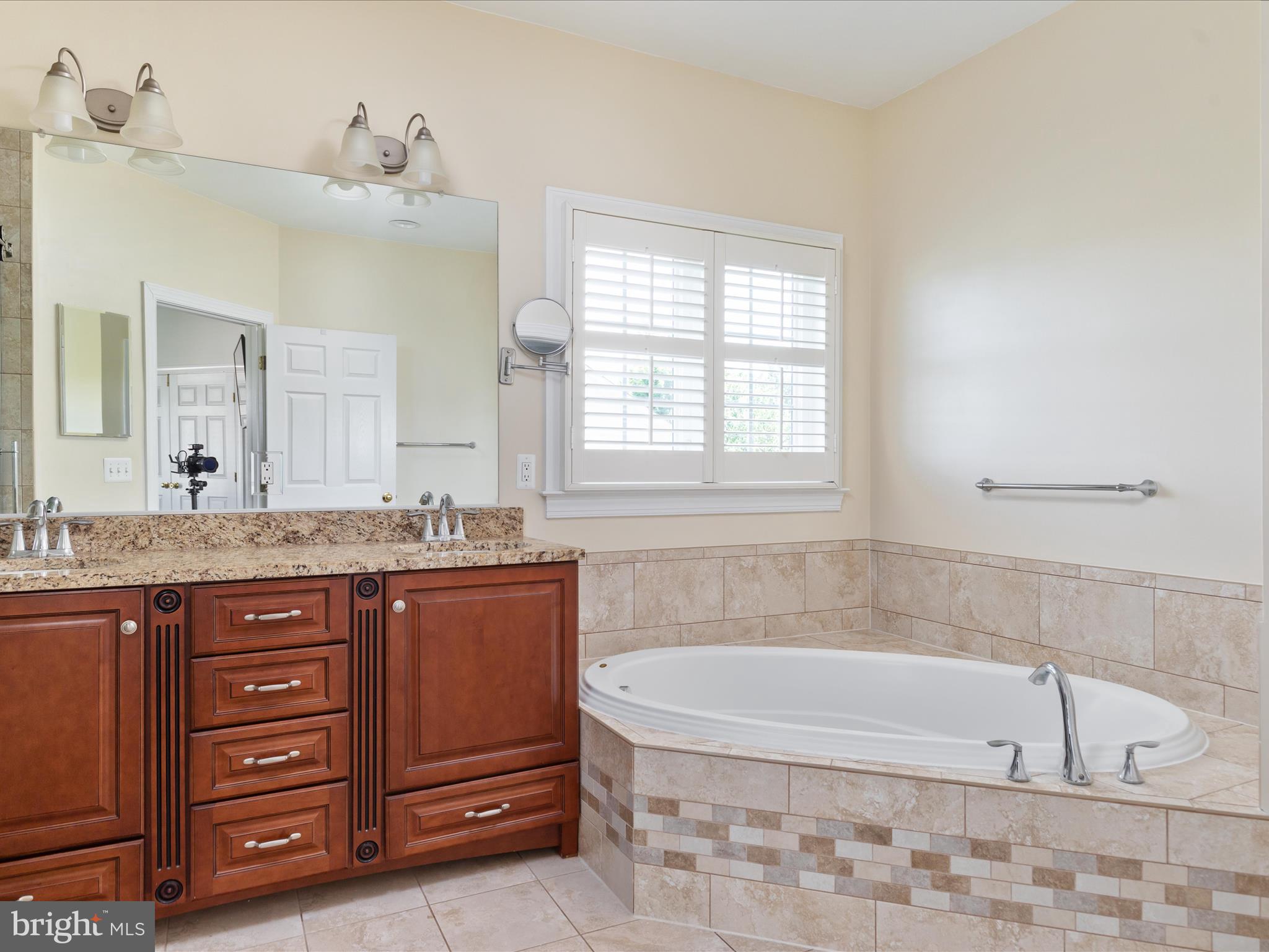 20975 HOODED CROW DRIVE
