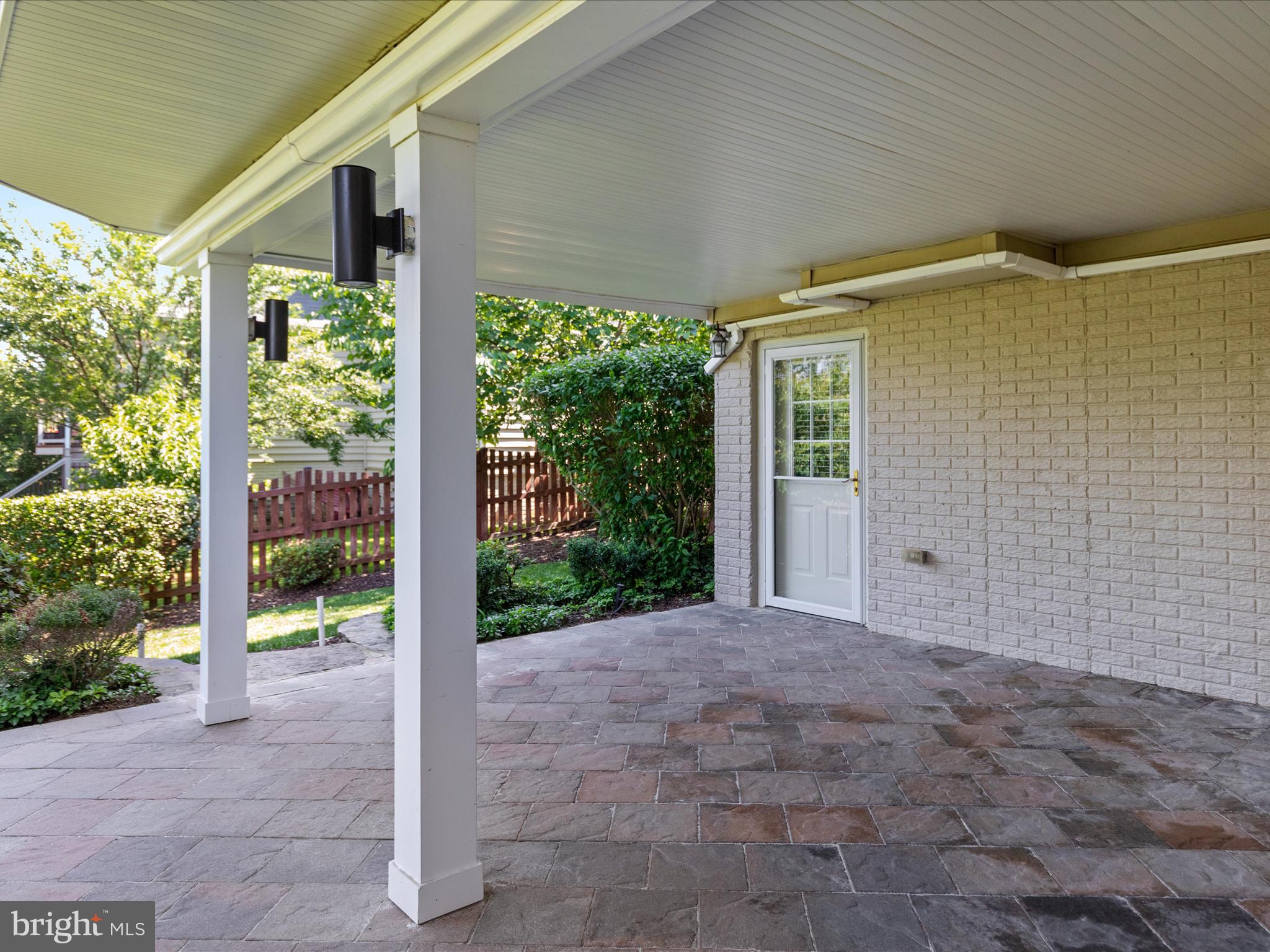 20975 HOODED CROW DRIVE
