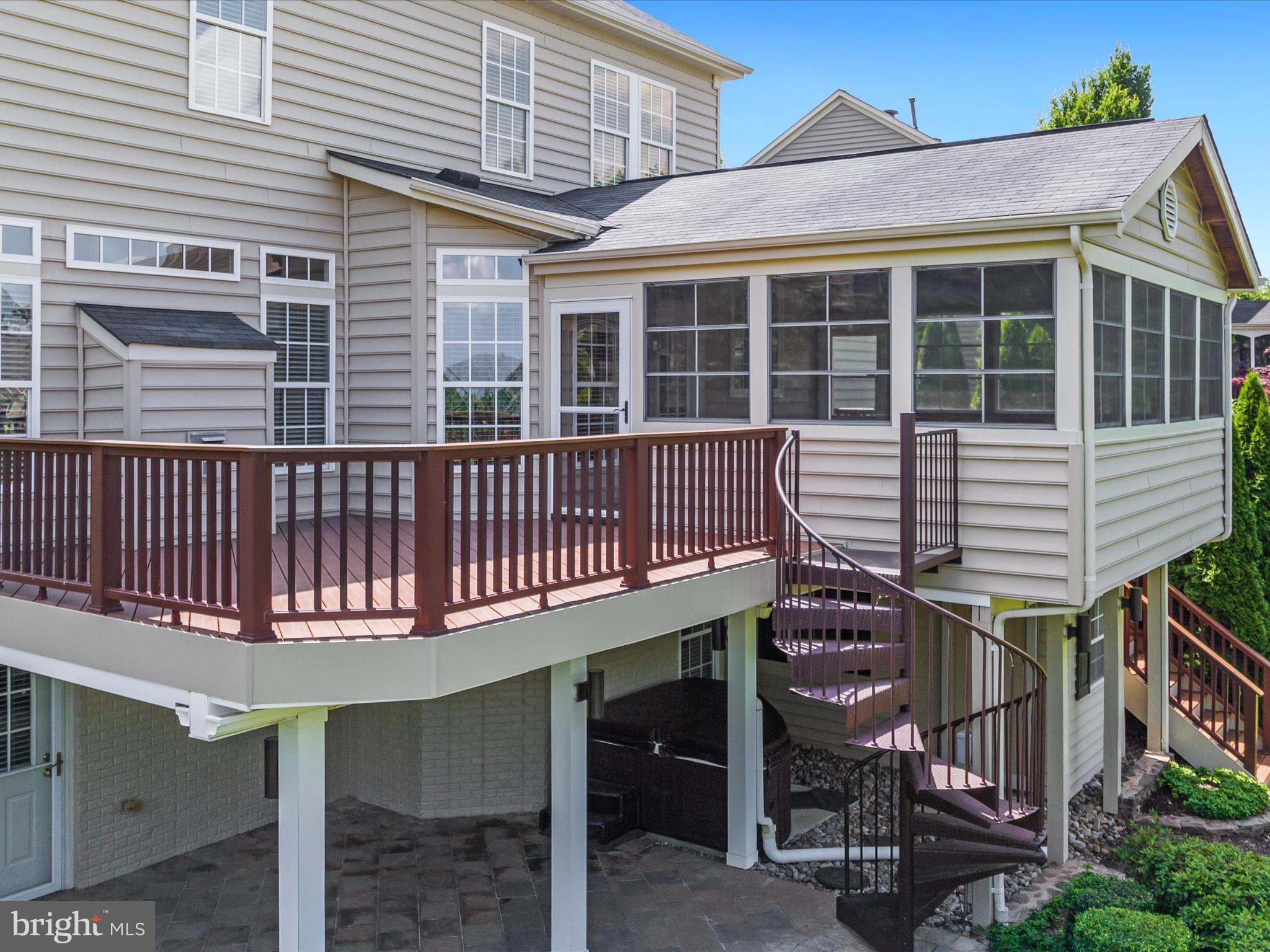 20975 HOODED CROW DRIVE
