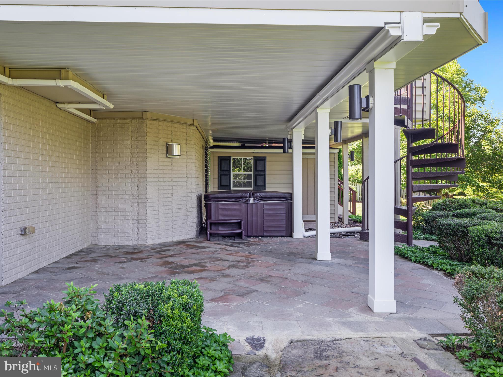 20975 HOODED CROW DRIVE