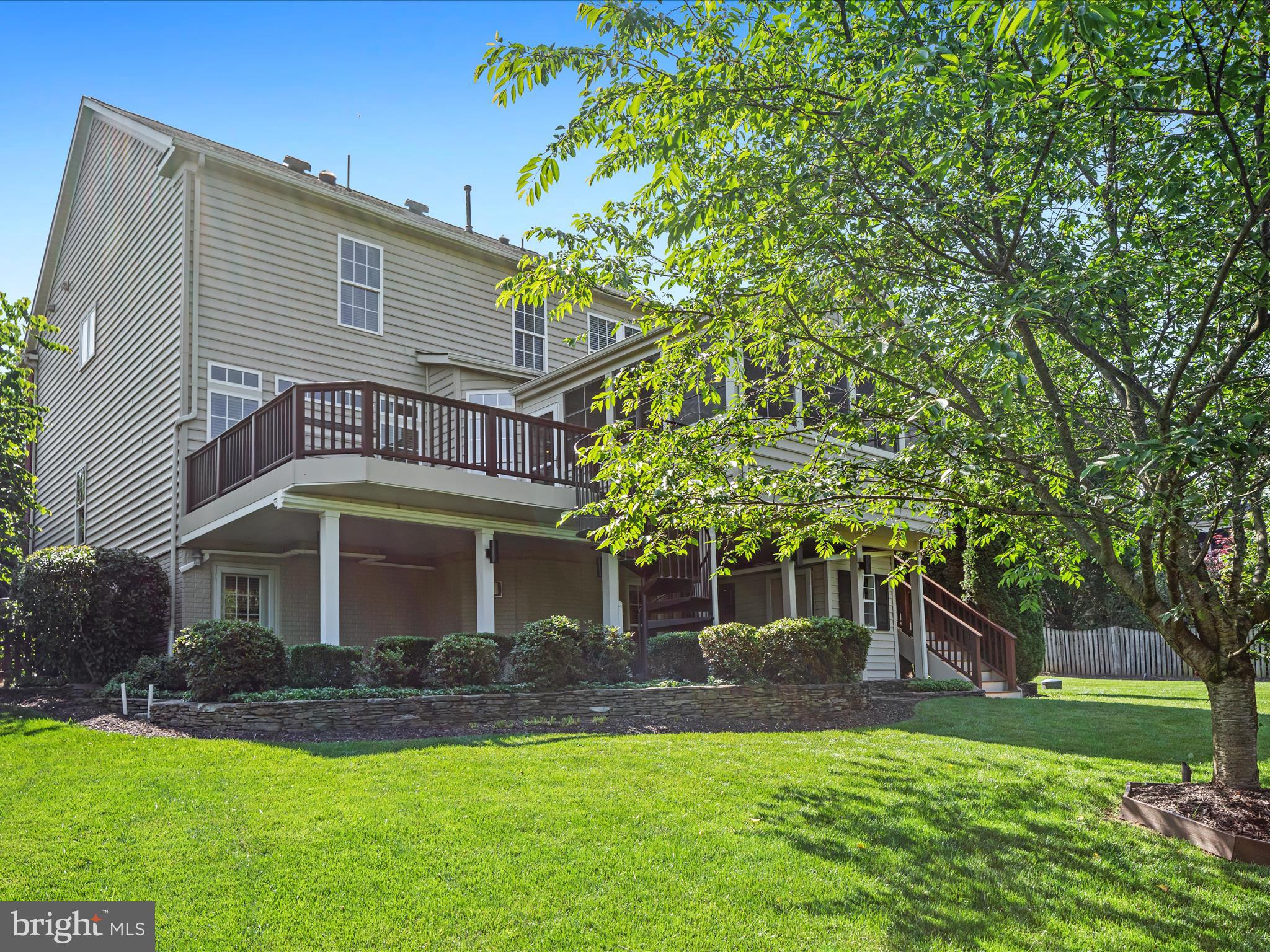 20975 HOODED CROW DRIVE