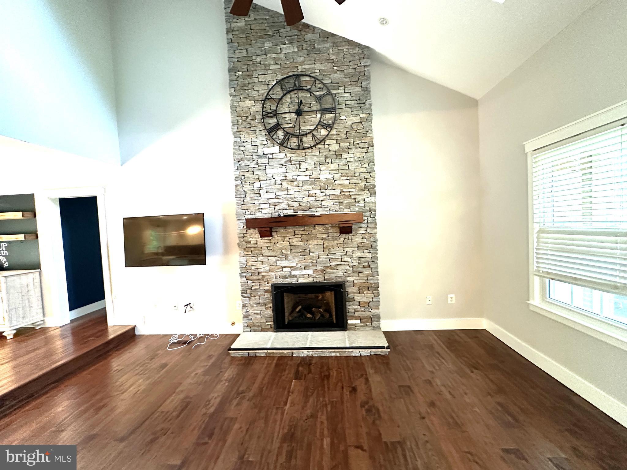 21762 ROLLING WOODS PLACE