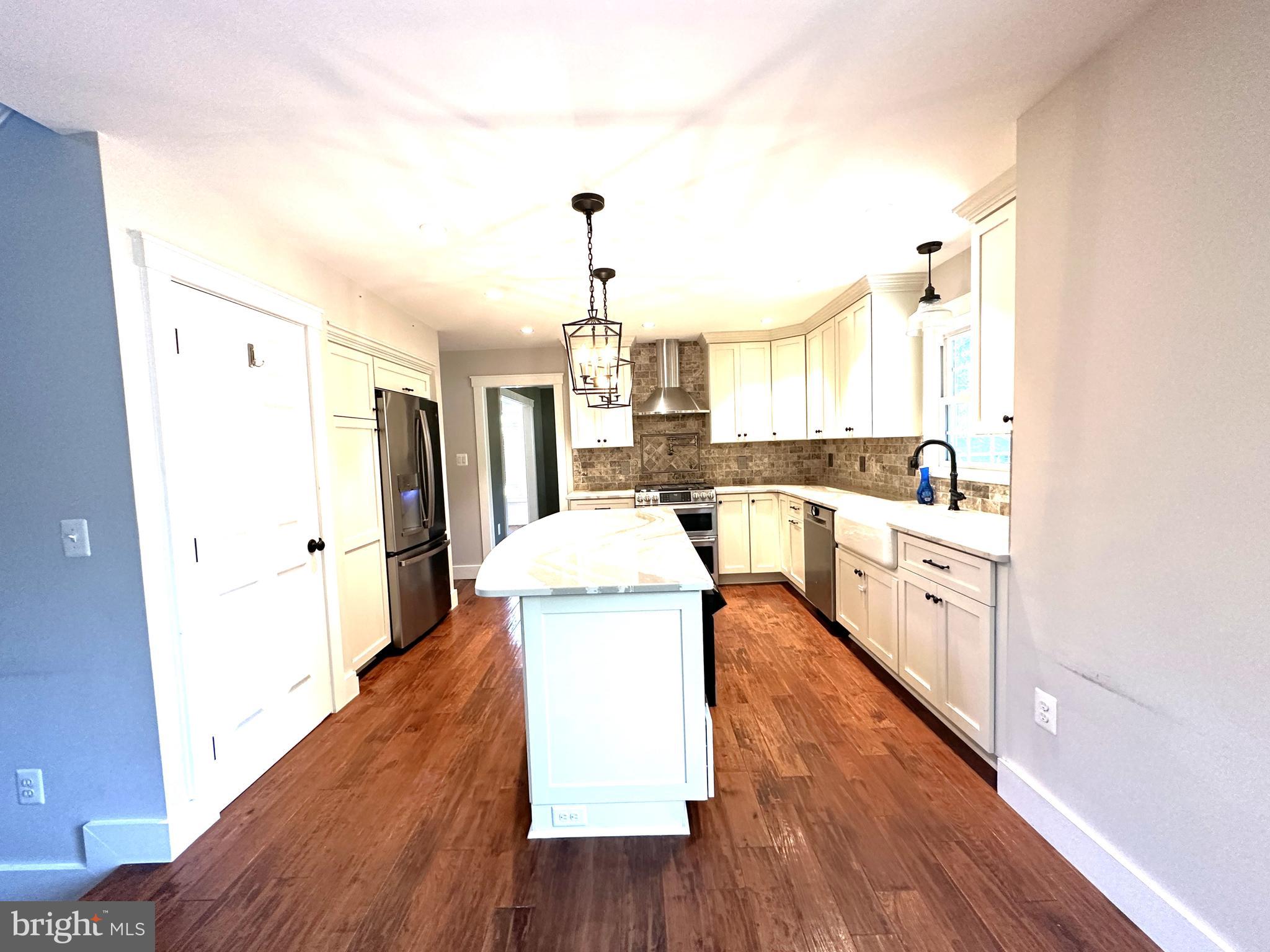 21762 ROLLING WOODS PLACE
