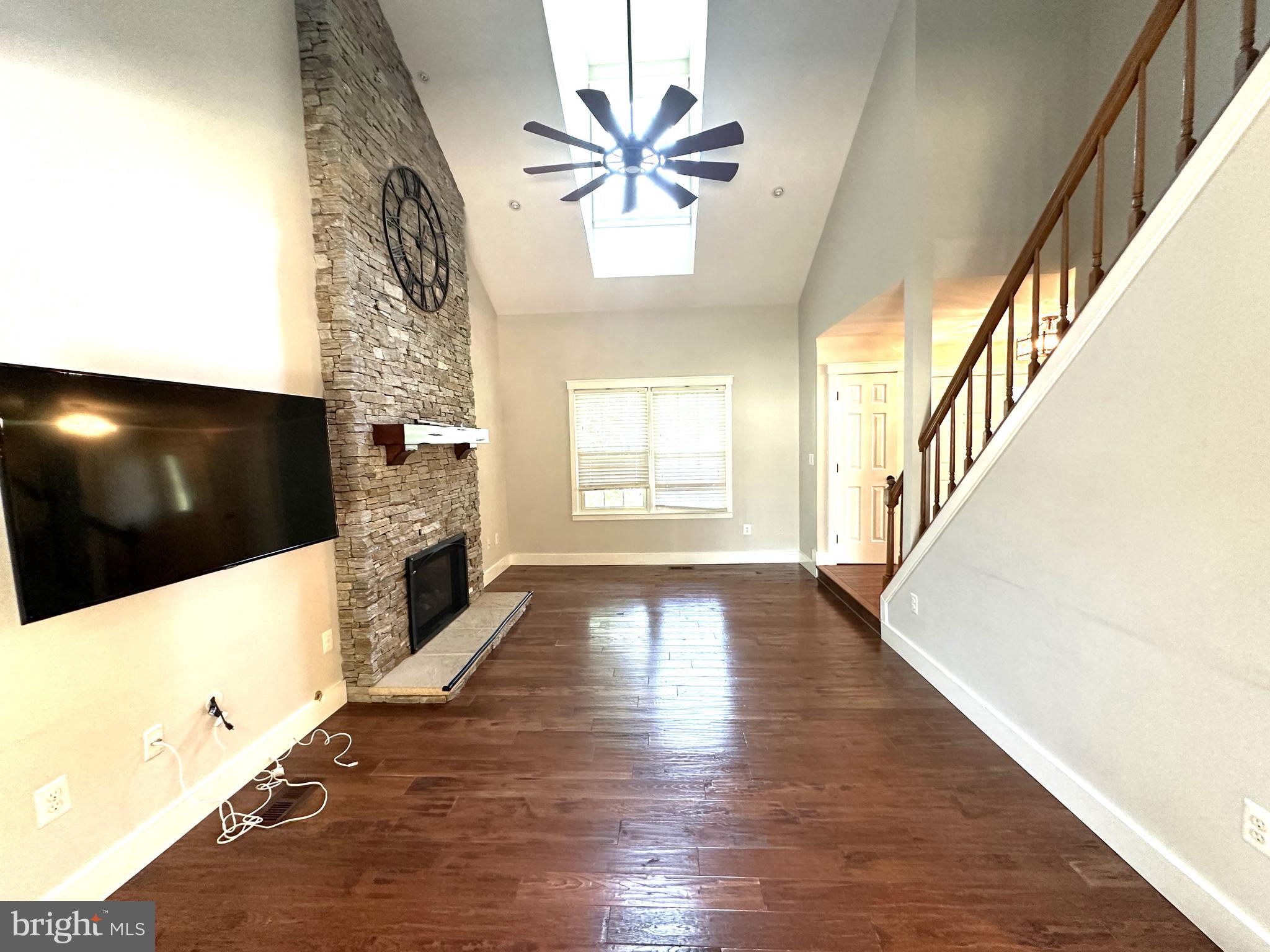 21762 ROLLING WOODS PLACE