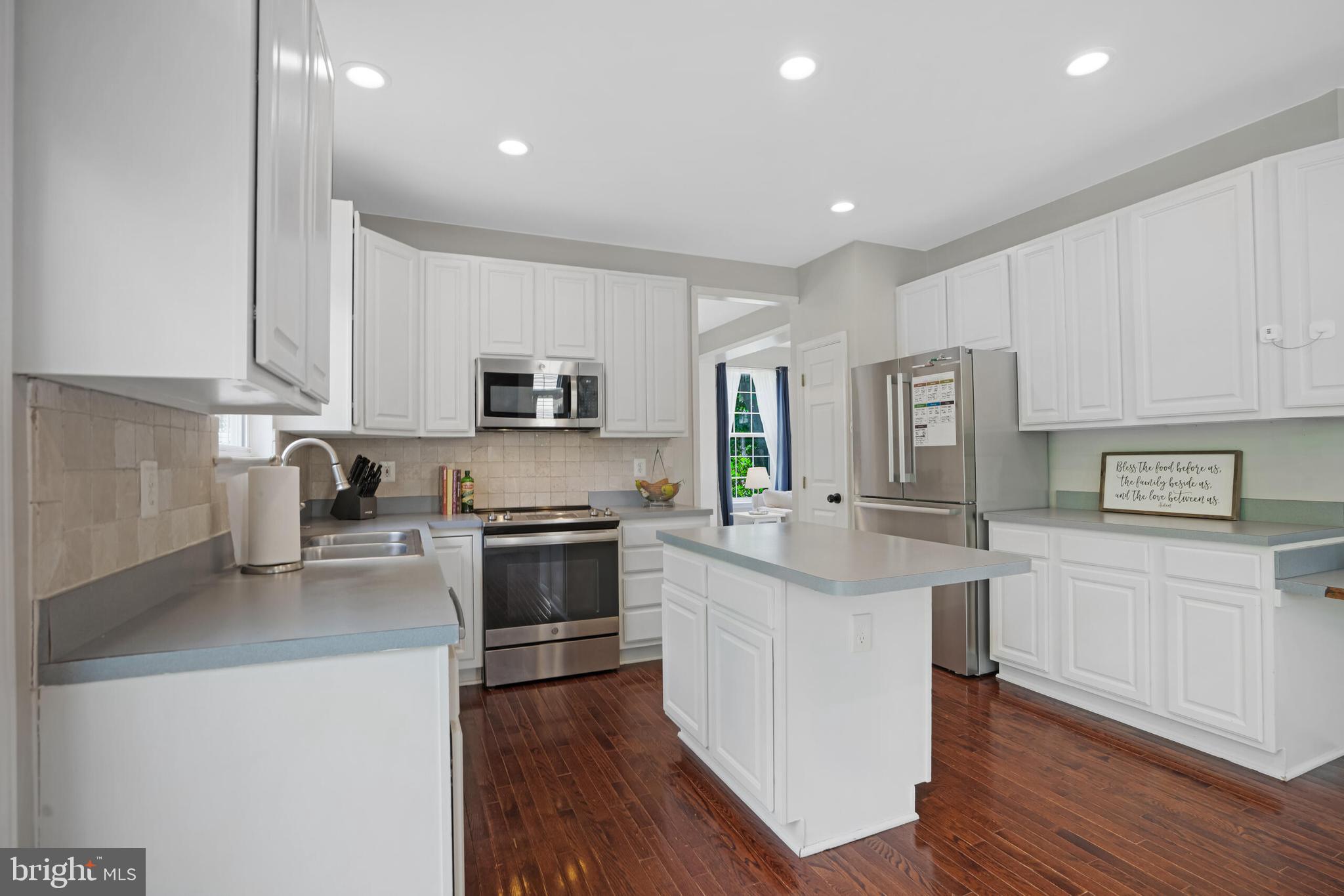 1251 BARKSDALE DRIVE NE