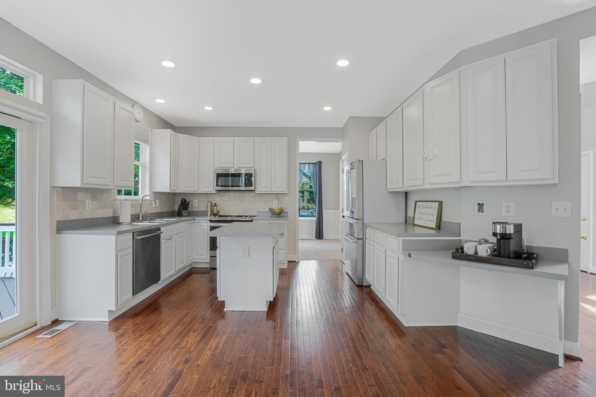 1251 BARKSDALE DRIVE NE