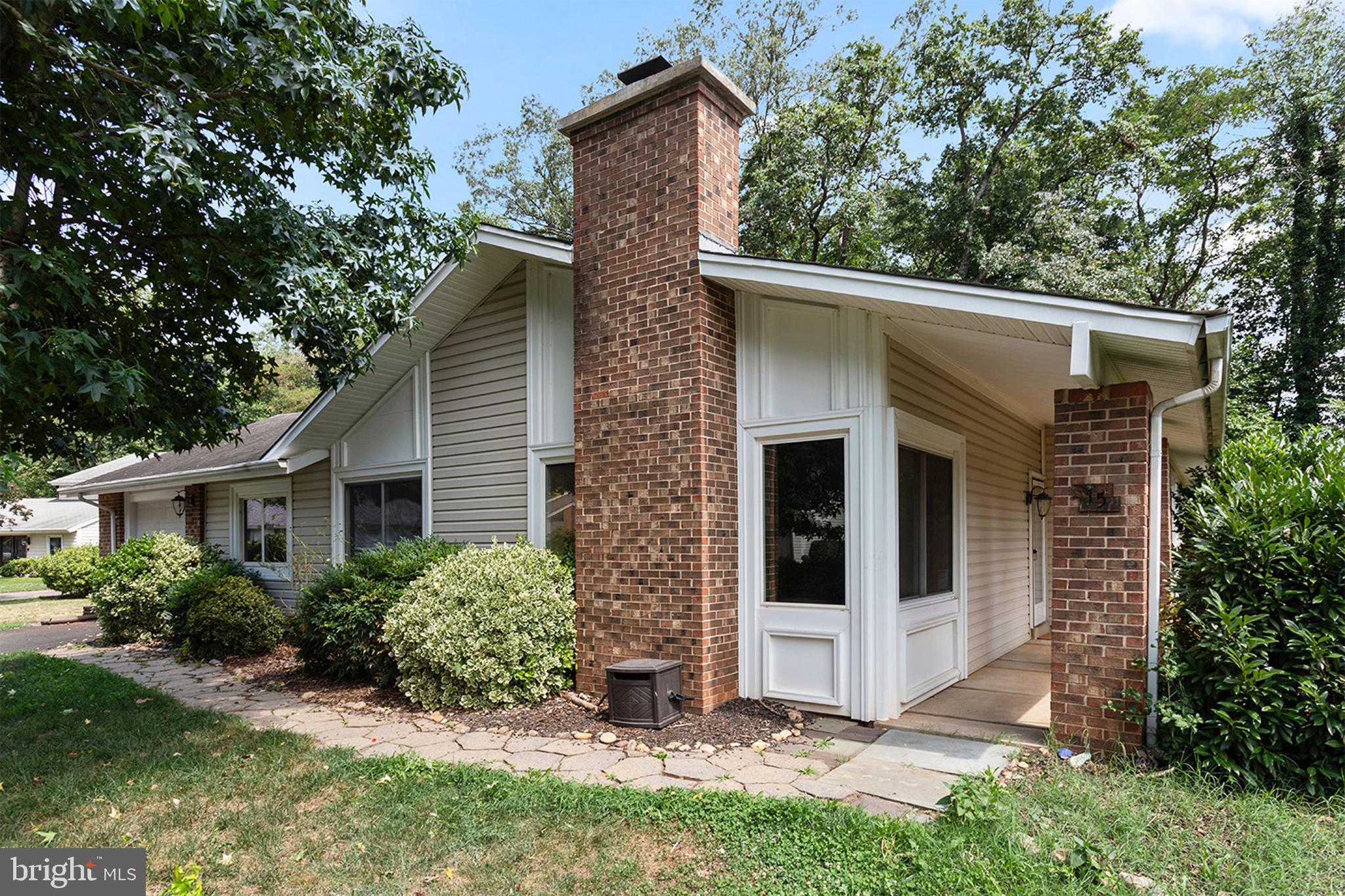 15 CRESCENT COURT