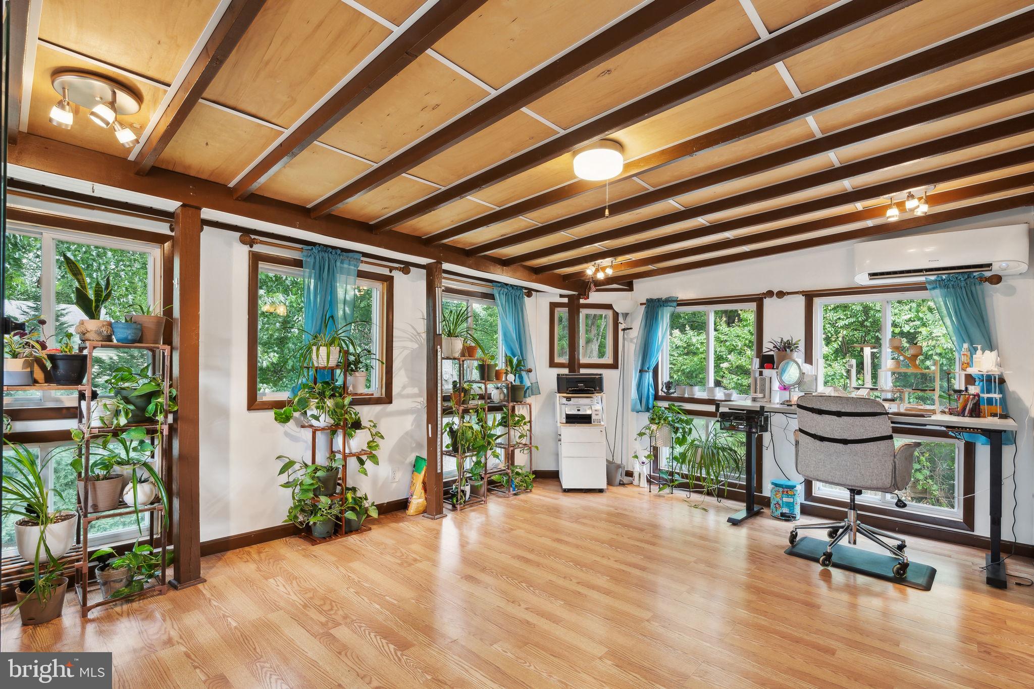 205 CHESTNUT COURT