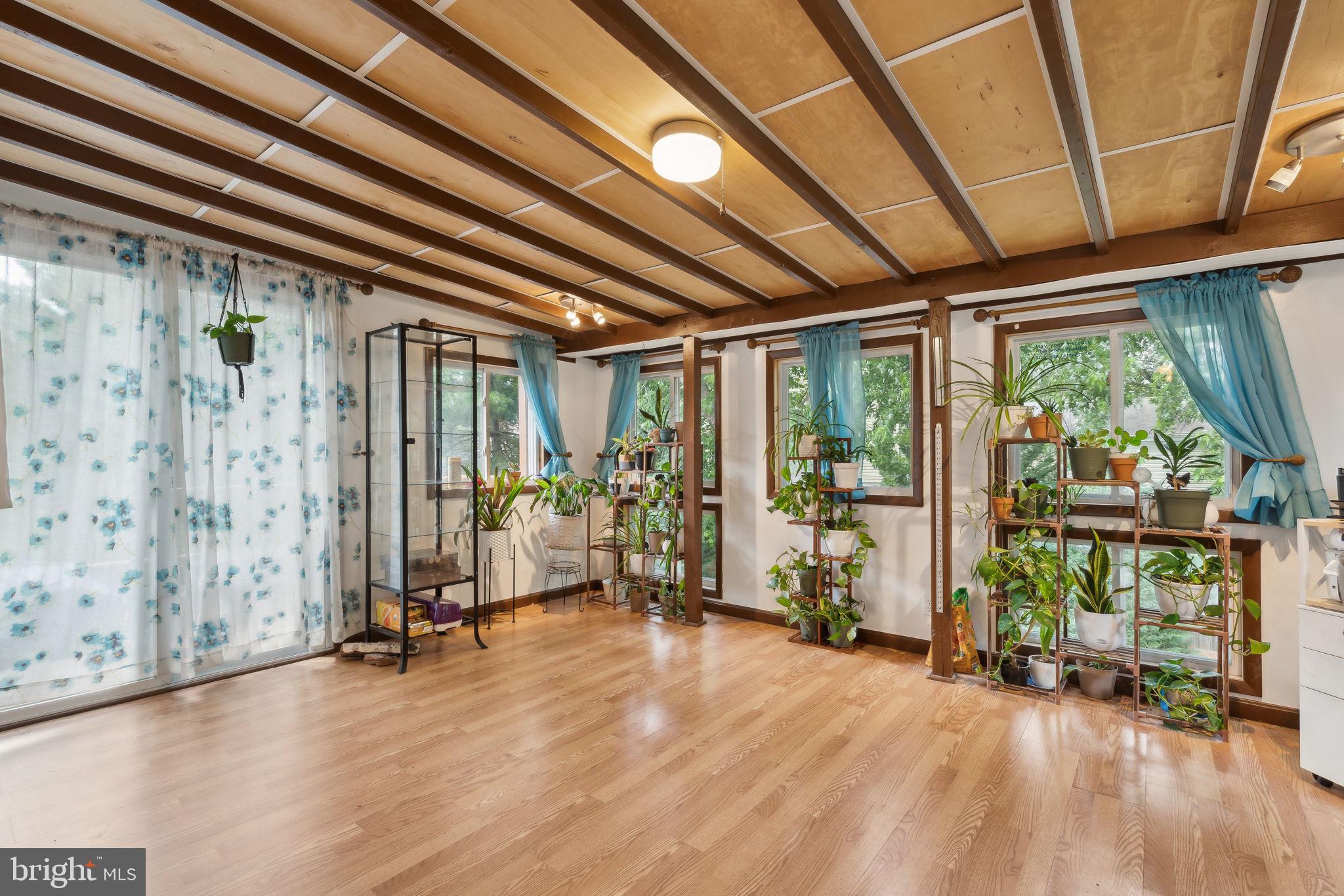 205 CHESTNUT COURT