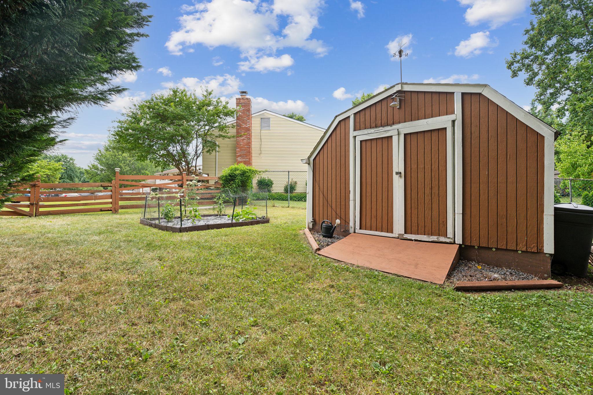 205 CHESTNUT COURT