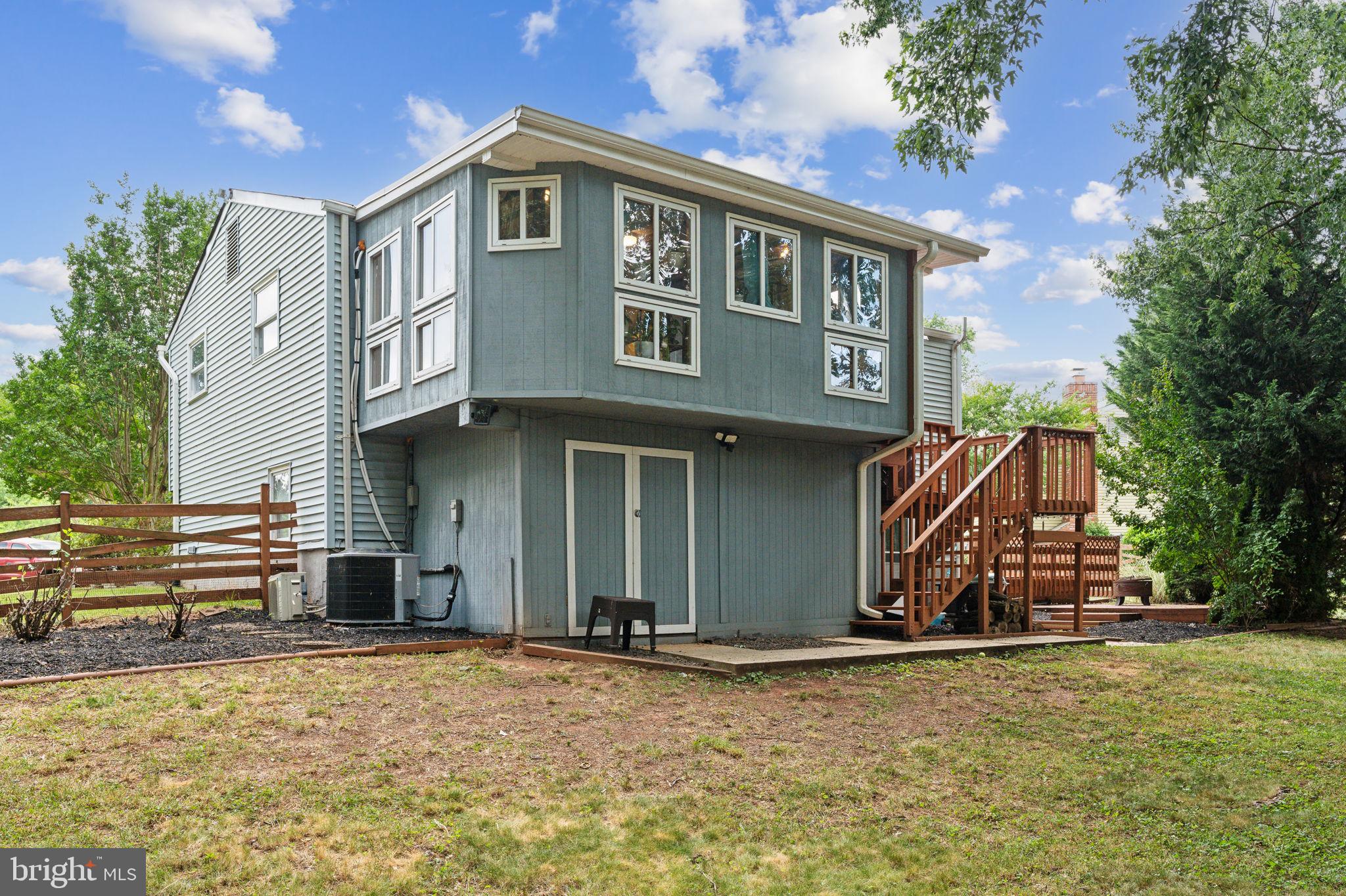 205 CHESTNUT COURT