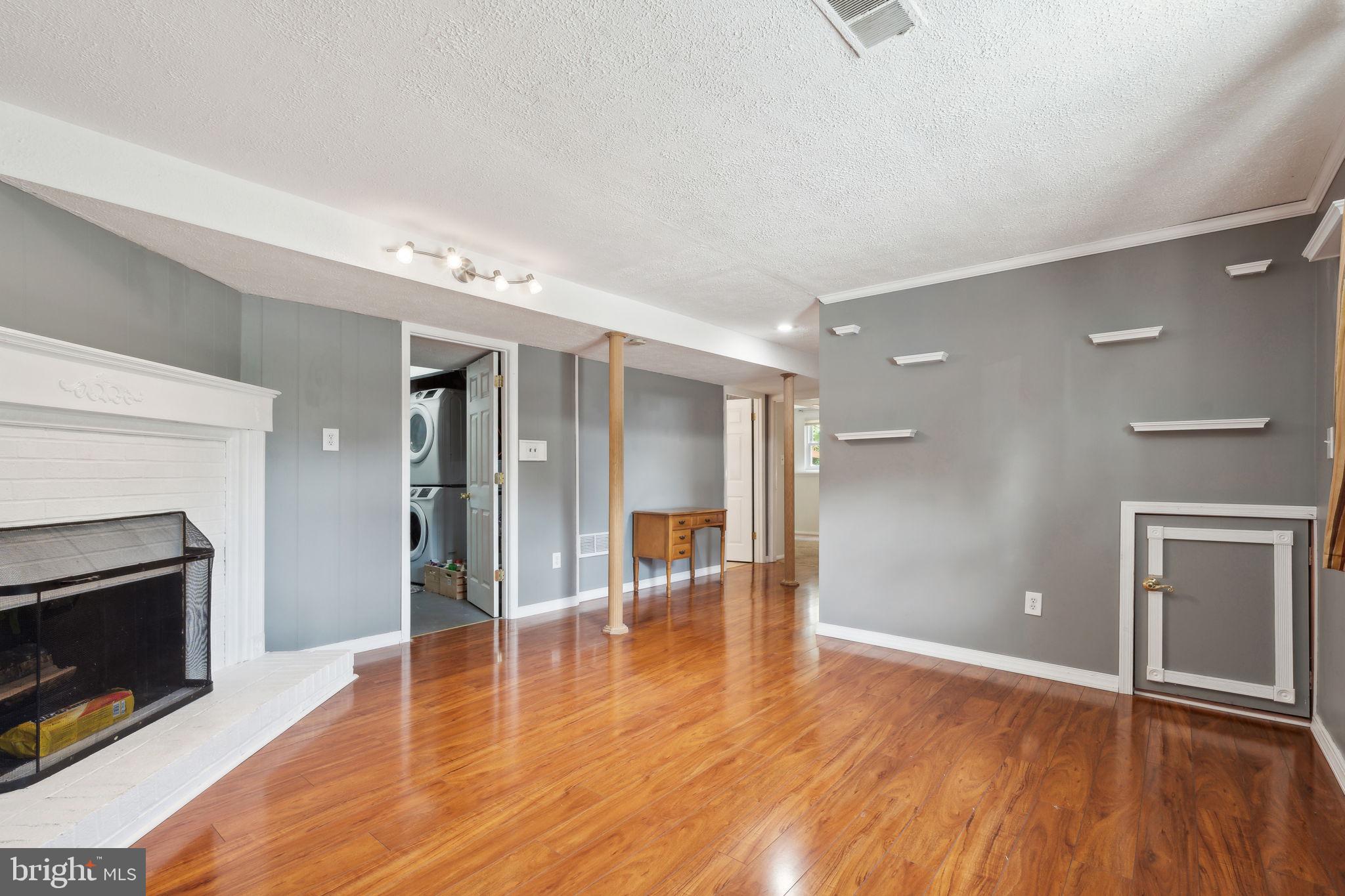 205 CHESTNUT COURT