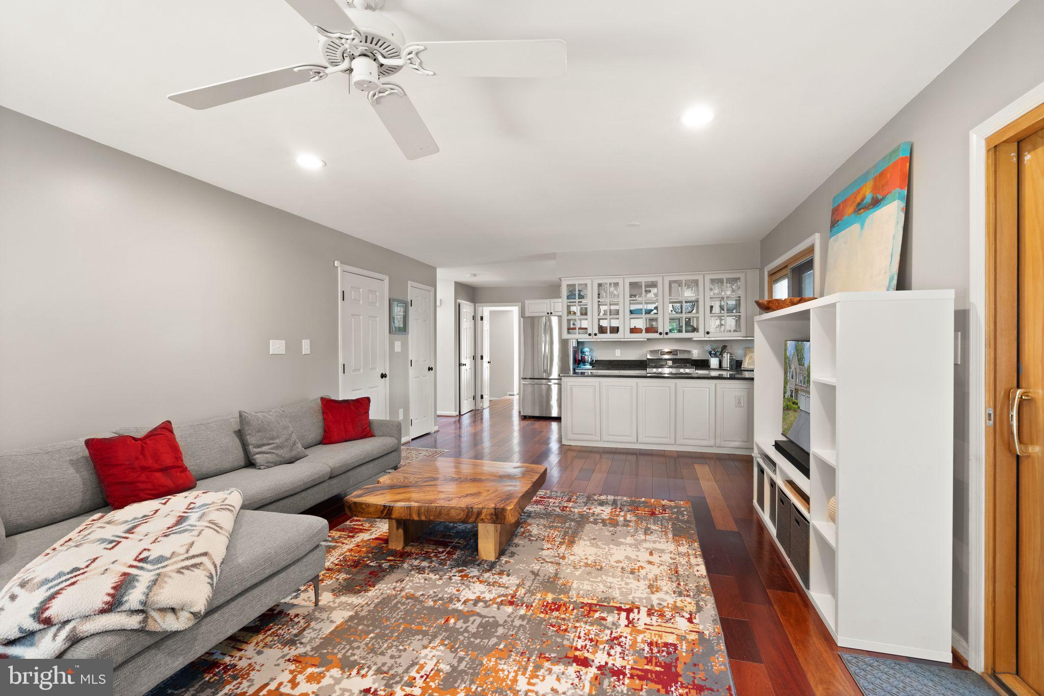 309 ARIEL DRIVE NE