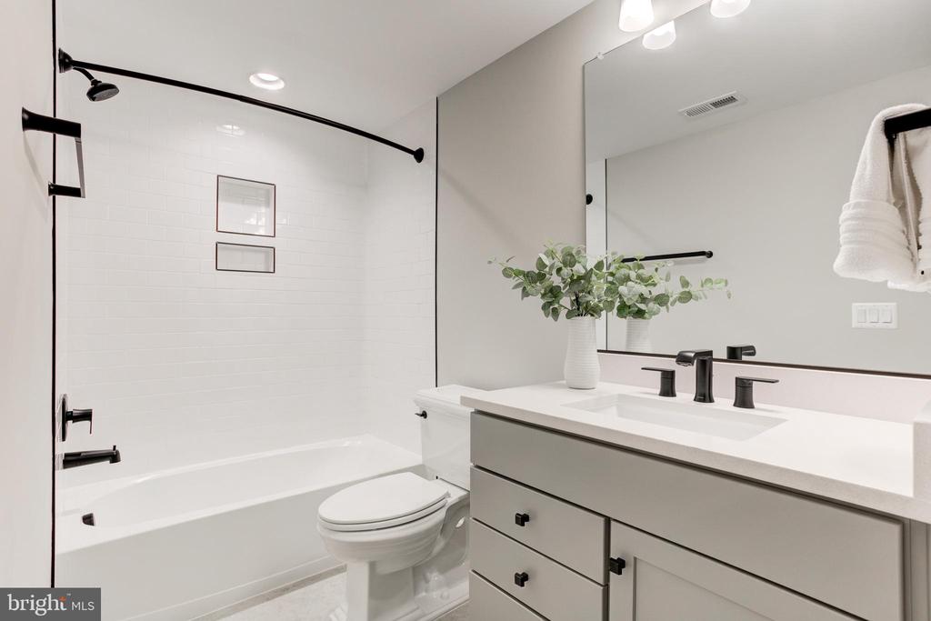 17039 GRINDSTONE COURT