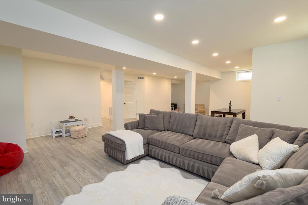 22780 HIGHCREST CIRCLE