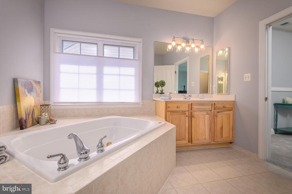 22780 HIGHCREST CIRCLE