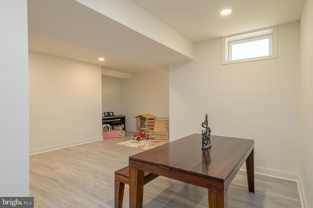 22780 HIGHCREST CIRCLE