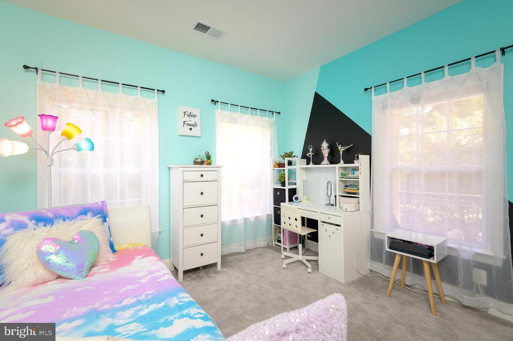 22780 HIGHCREST CIRCLE