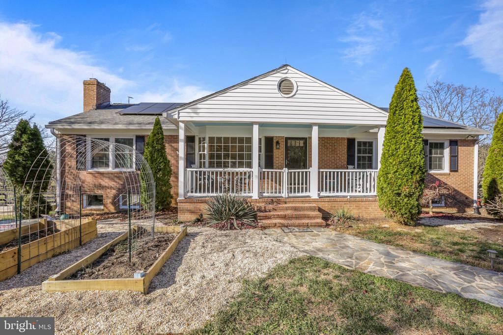 18985 AIRMONT ROAD