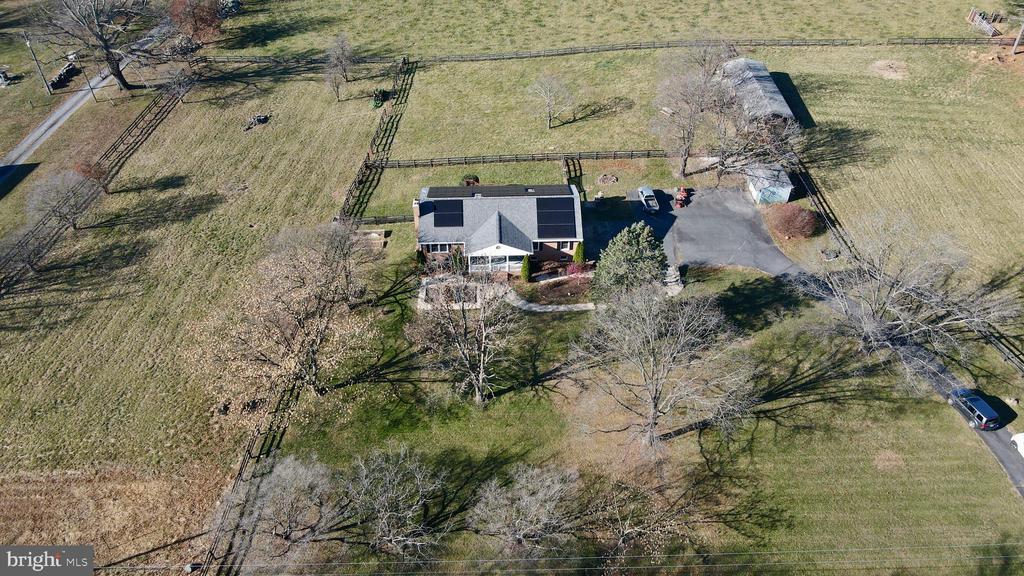 18985 AIRMONT ROAD