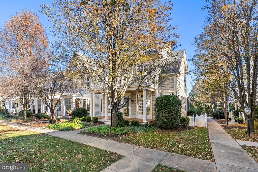 538 GENTLEWOOD SQUARE