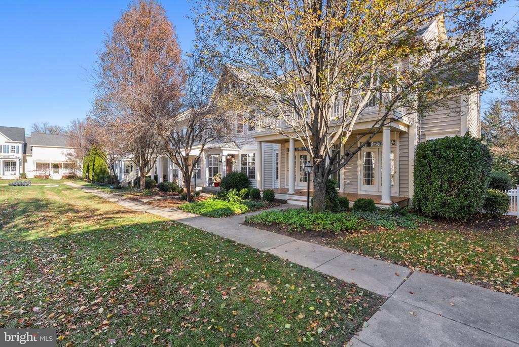 538 GENTLEWOOD SQUARE