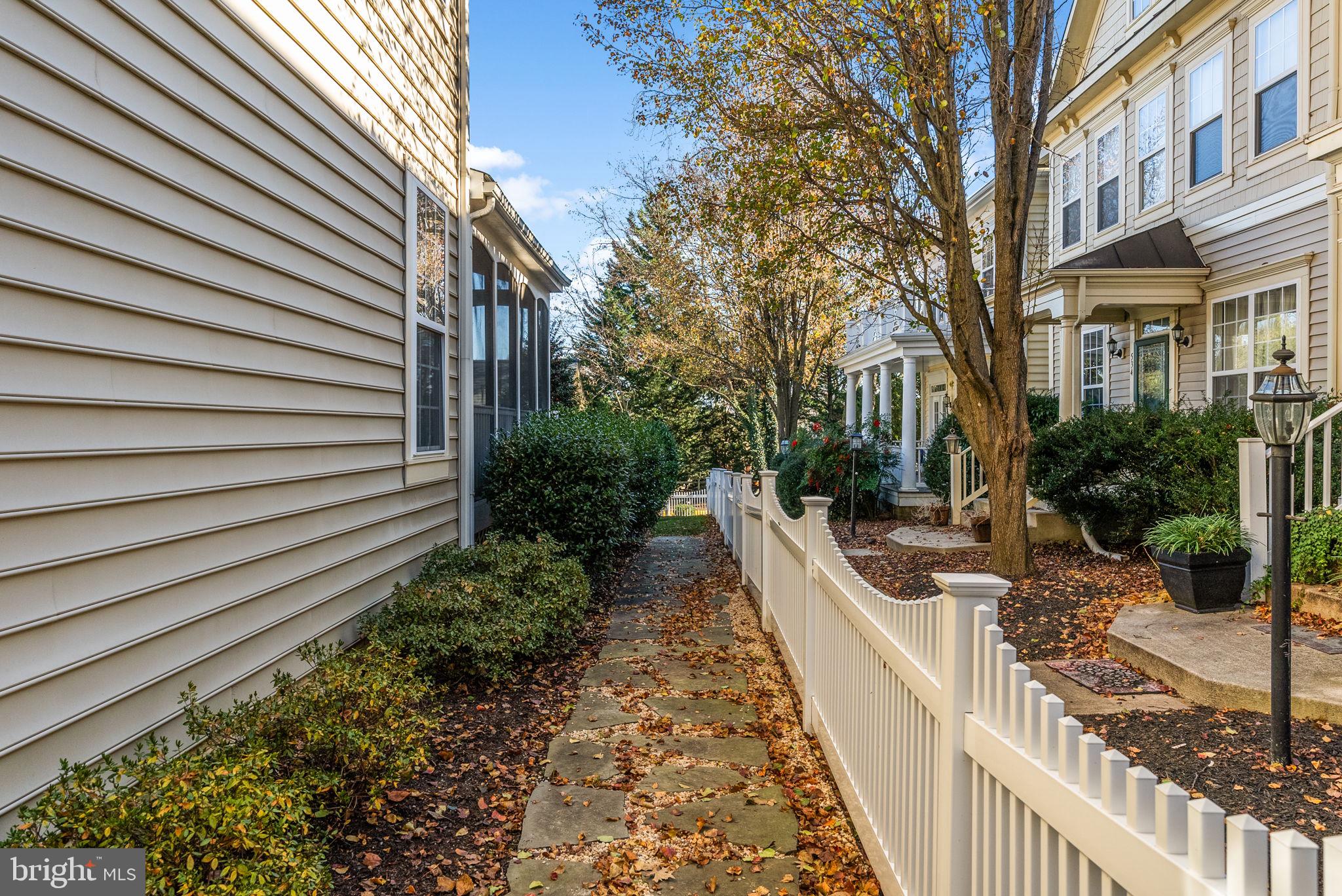 538 GENTLEWOOD SQUARE