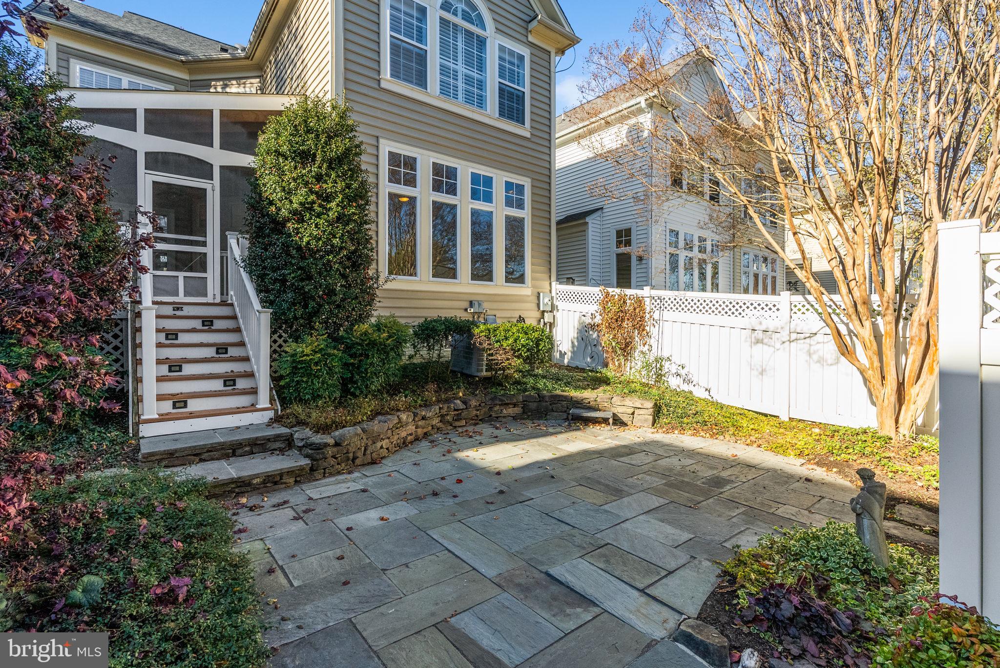 538 GENTLEWOOD SQUARE