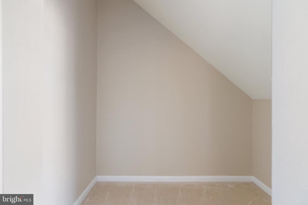 538 GENTLEWOOD SQUARE