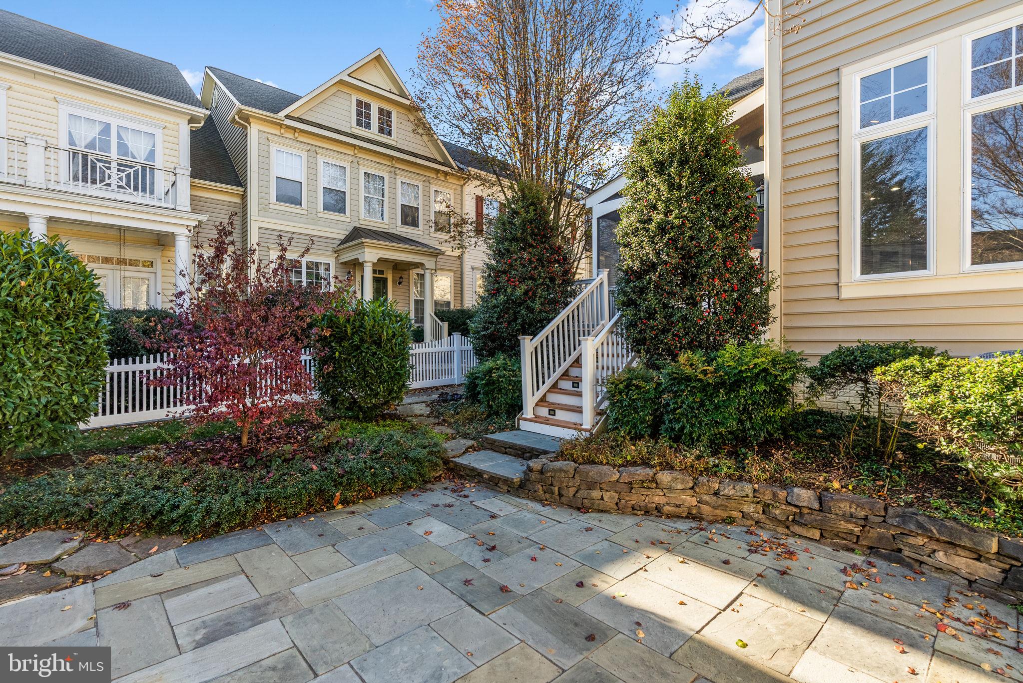 538 GENTLEWOOD SQUARE