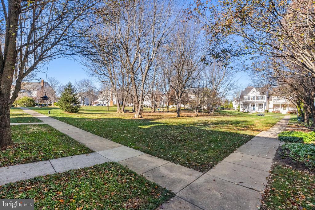 538 GENTLEWOOD SQUARE