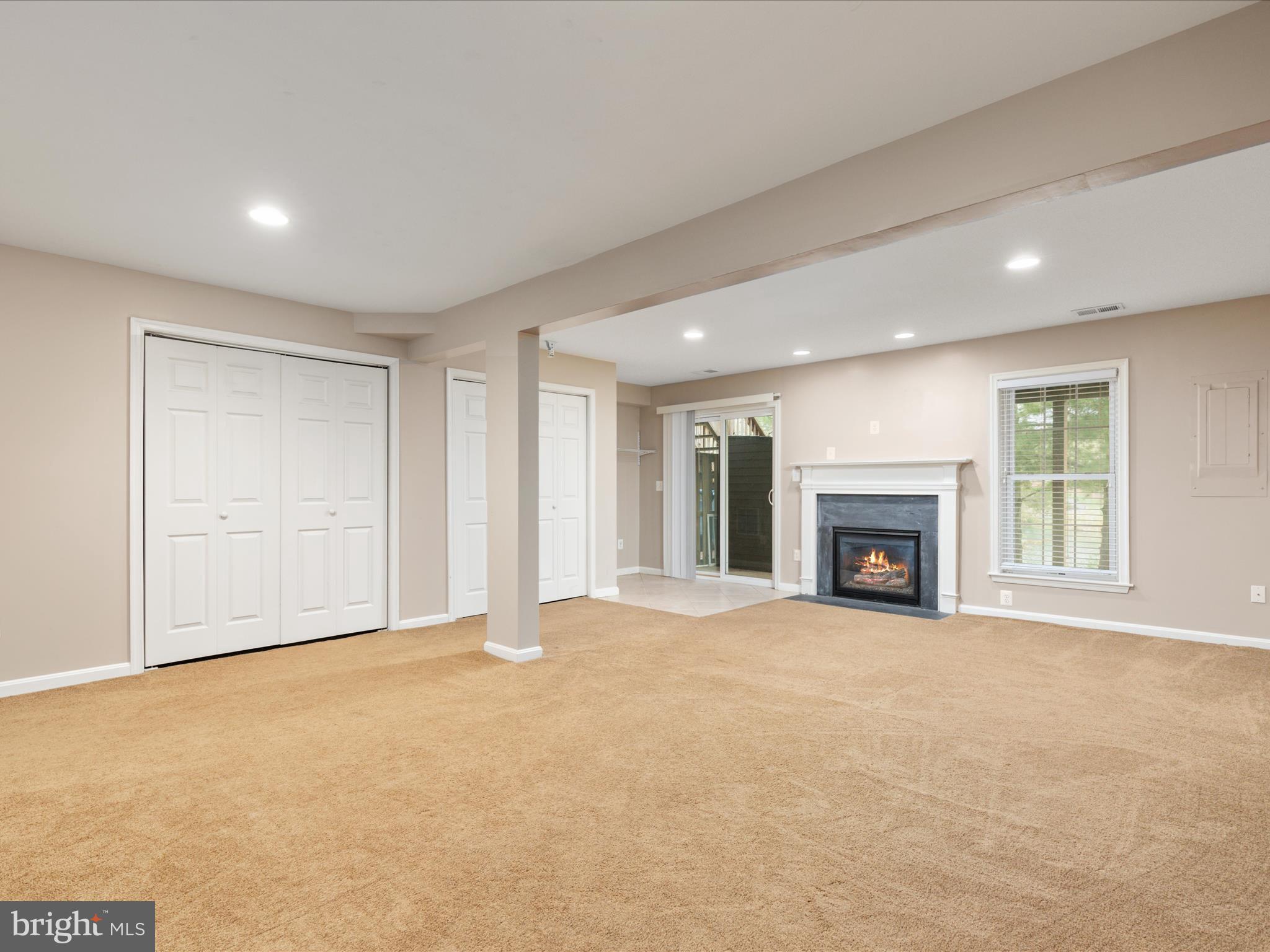 43992 KINGS ARMS SQUARE