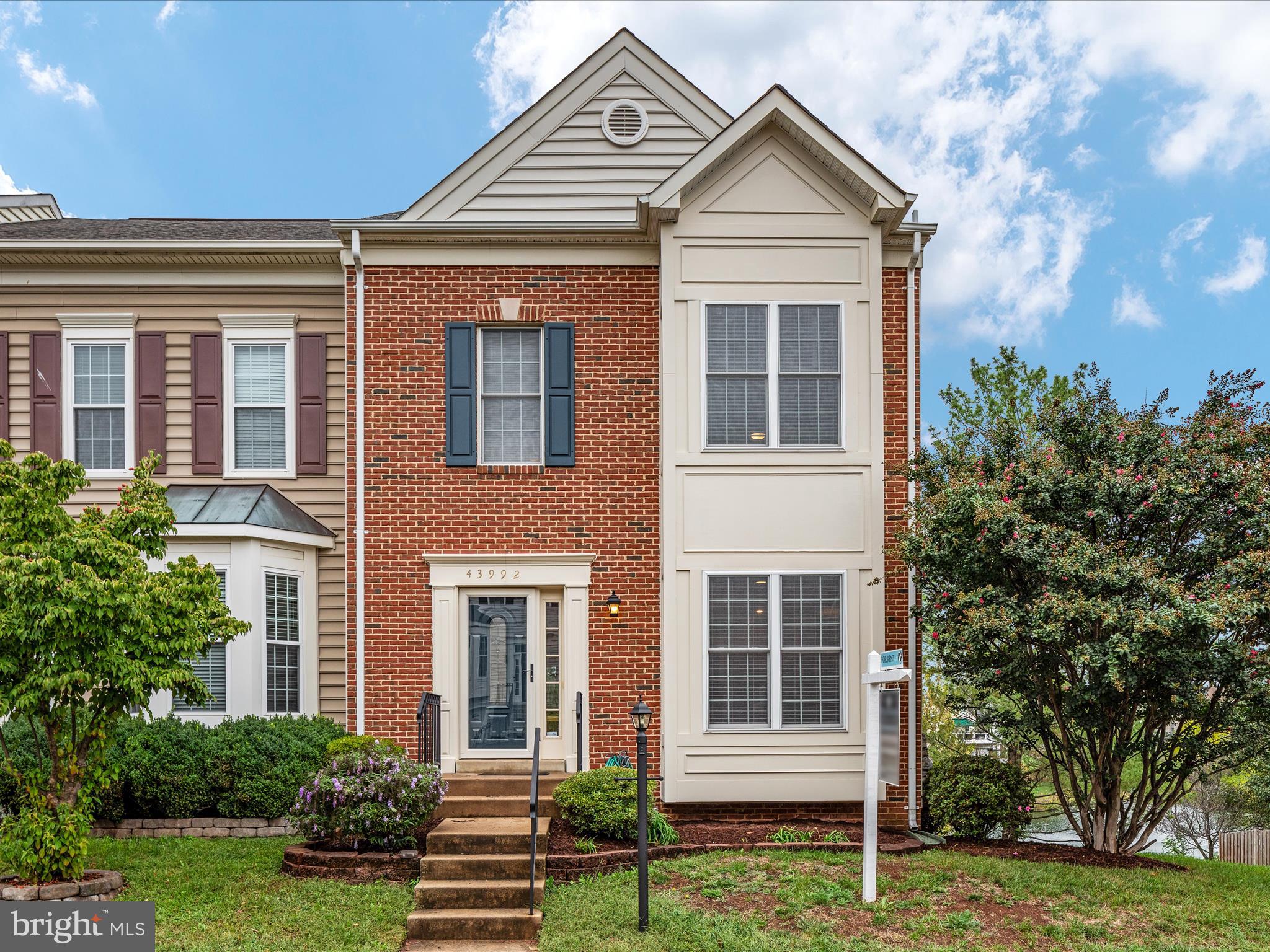 43992 KINGS ARMS SQUARE