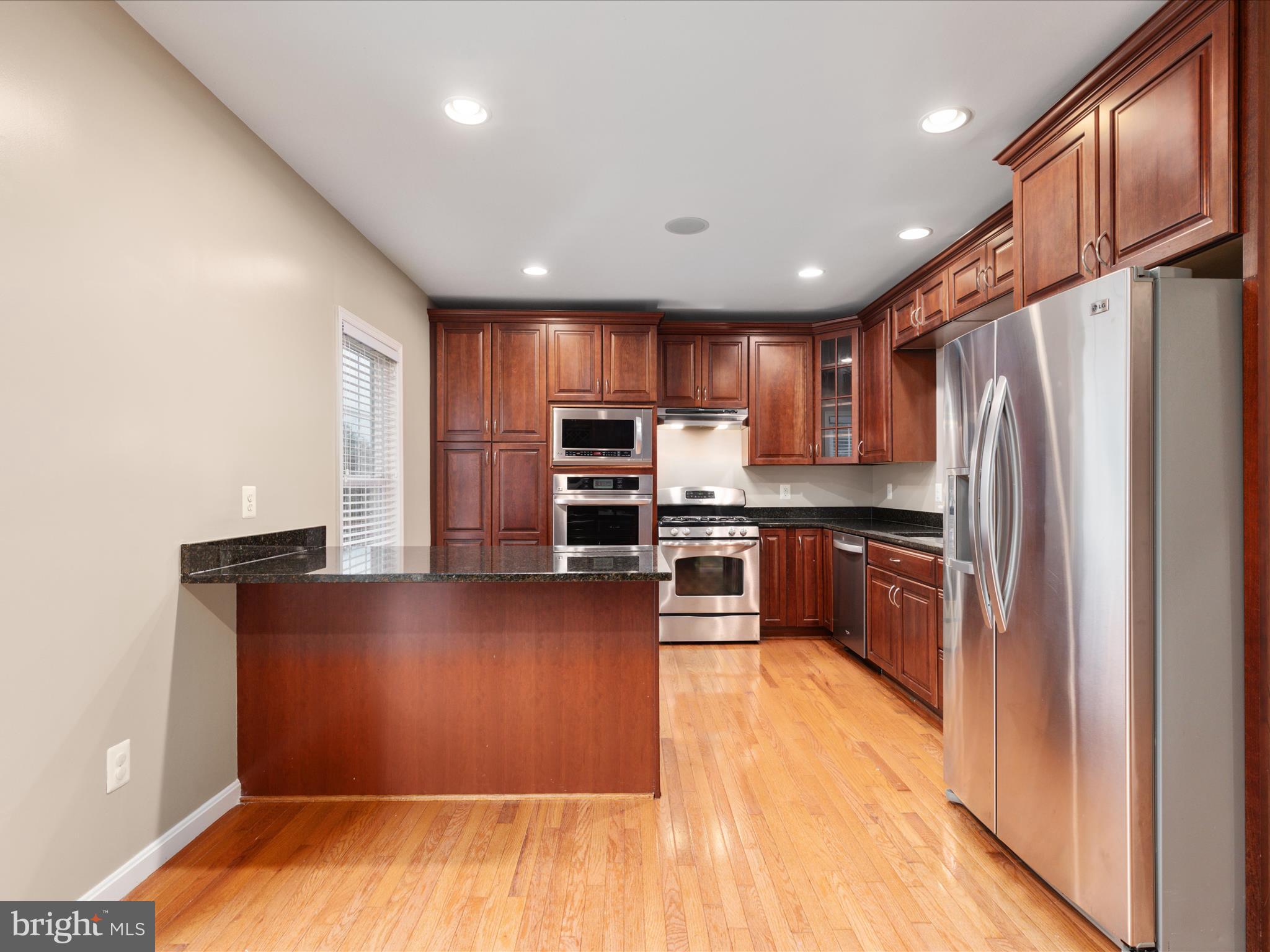 43992 KINGS ARMS SQUARE