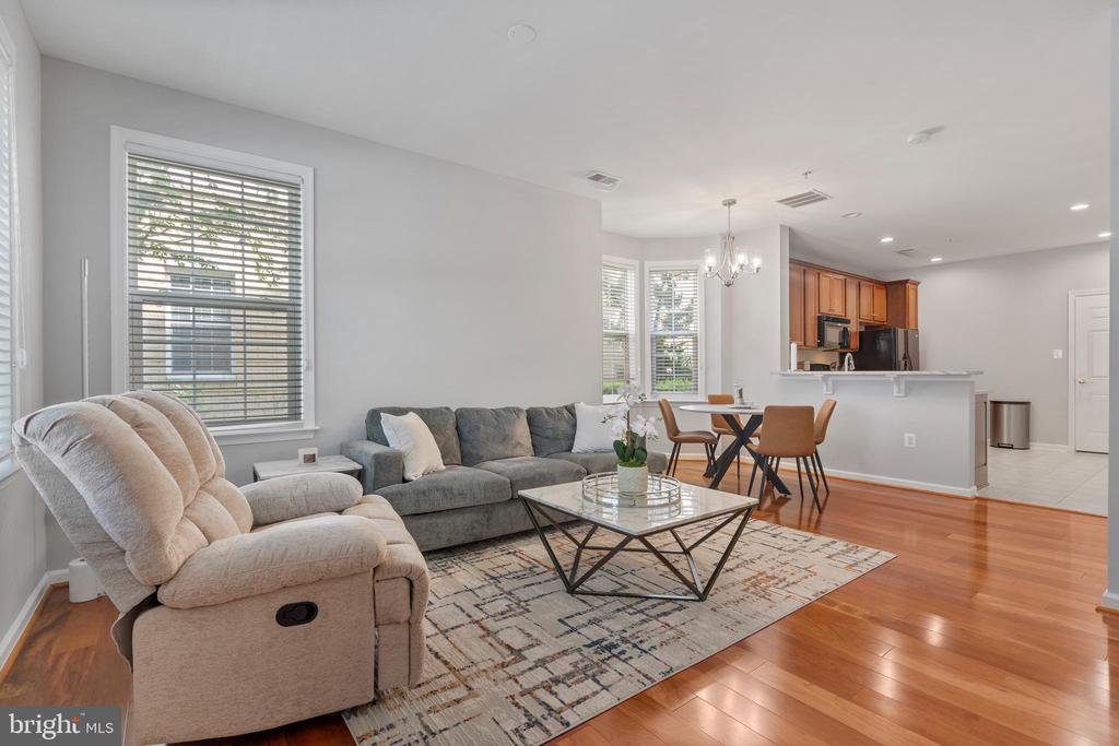 19404 DIAMOND LAKE DRIVE