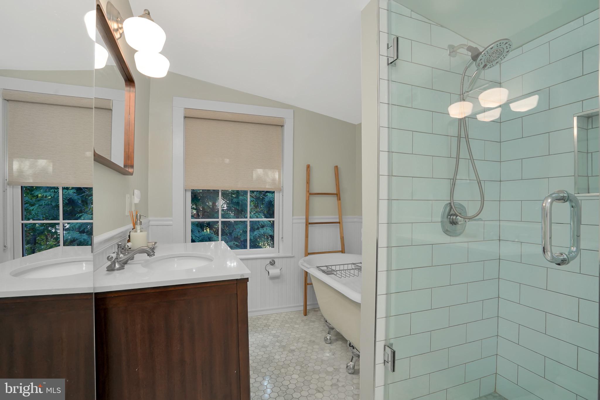 100 GARDEN COTTAGE LANE