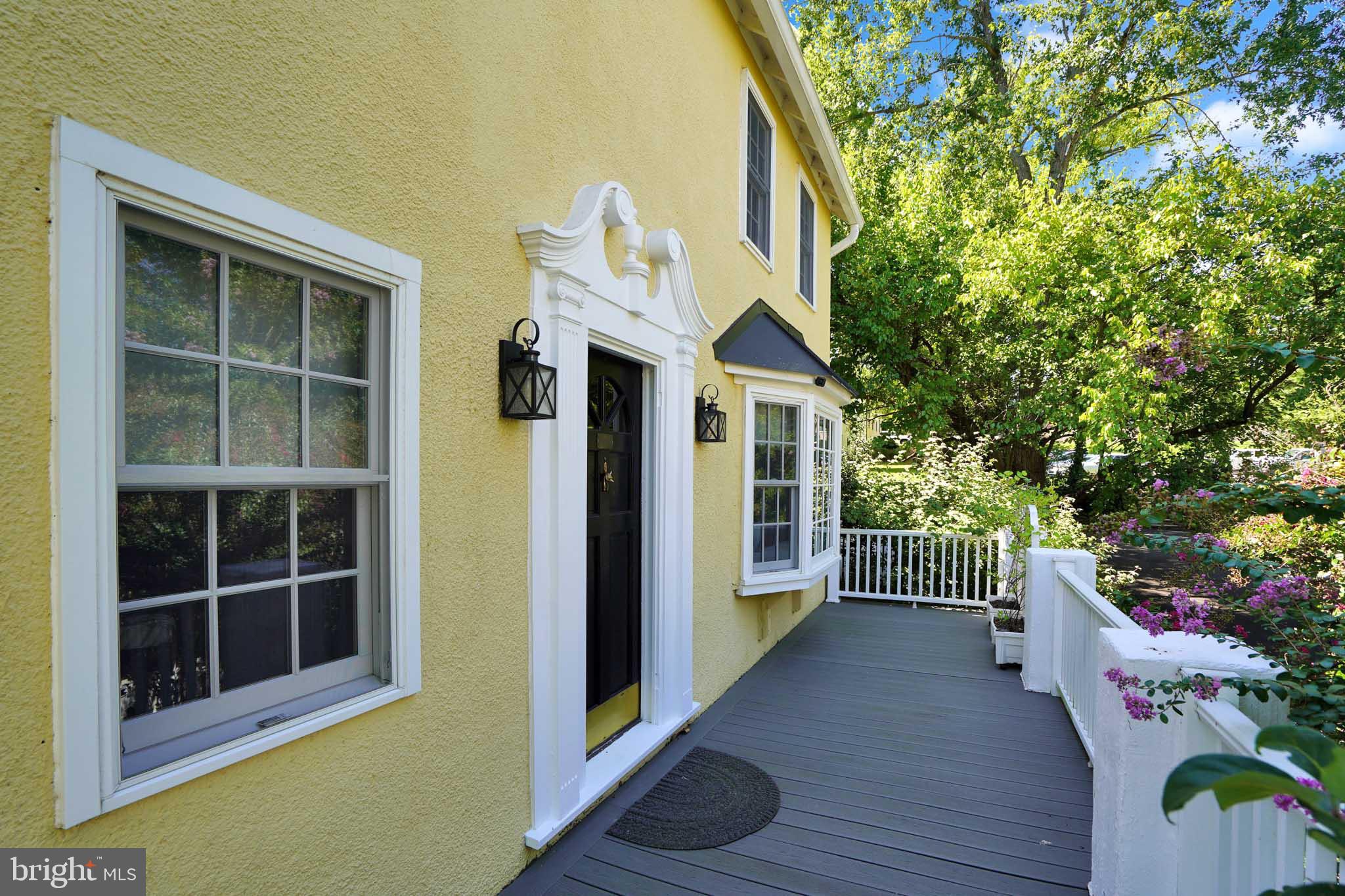 100 GARDEN COTTAGE LANE