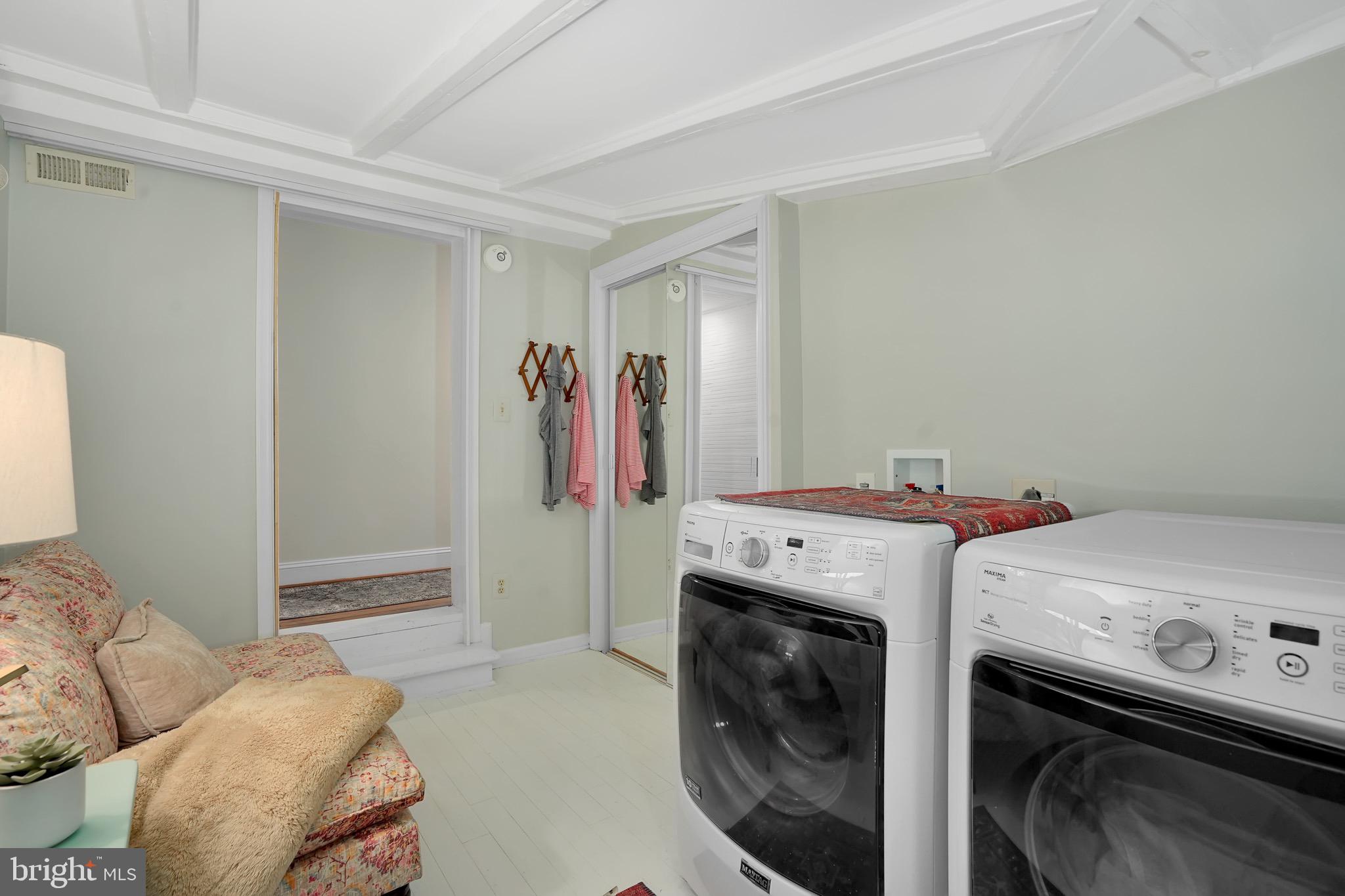 100 GARDEN COTTAGE LANE