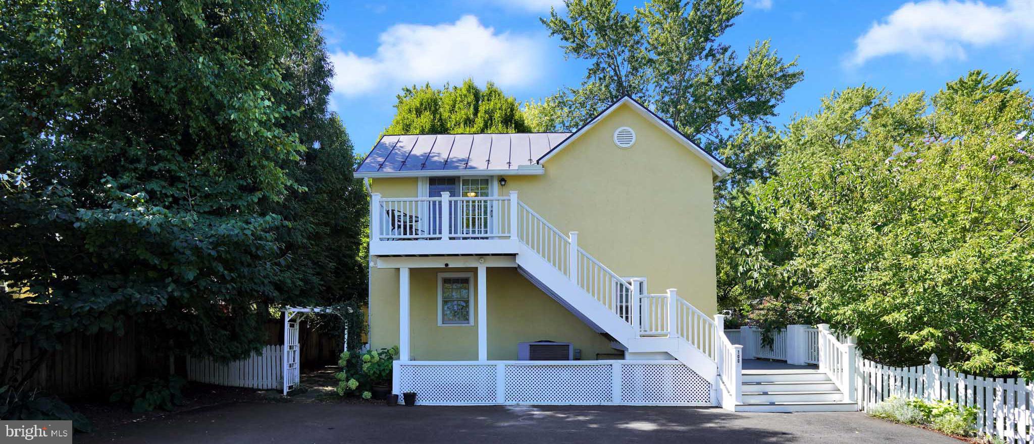 100 GARDEN COTTAGE LANE