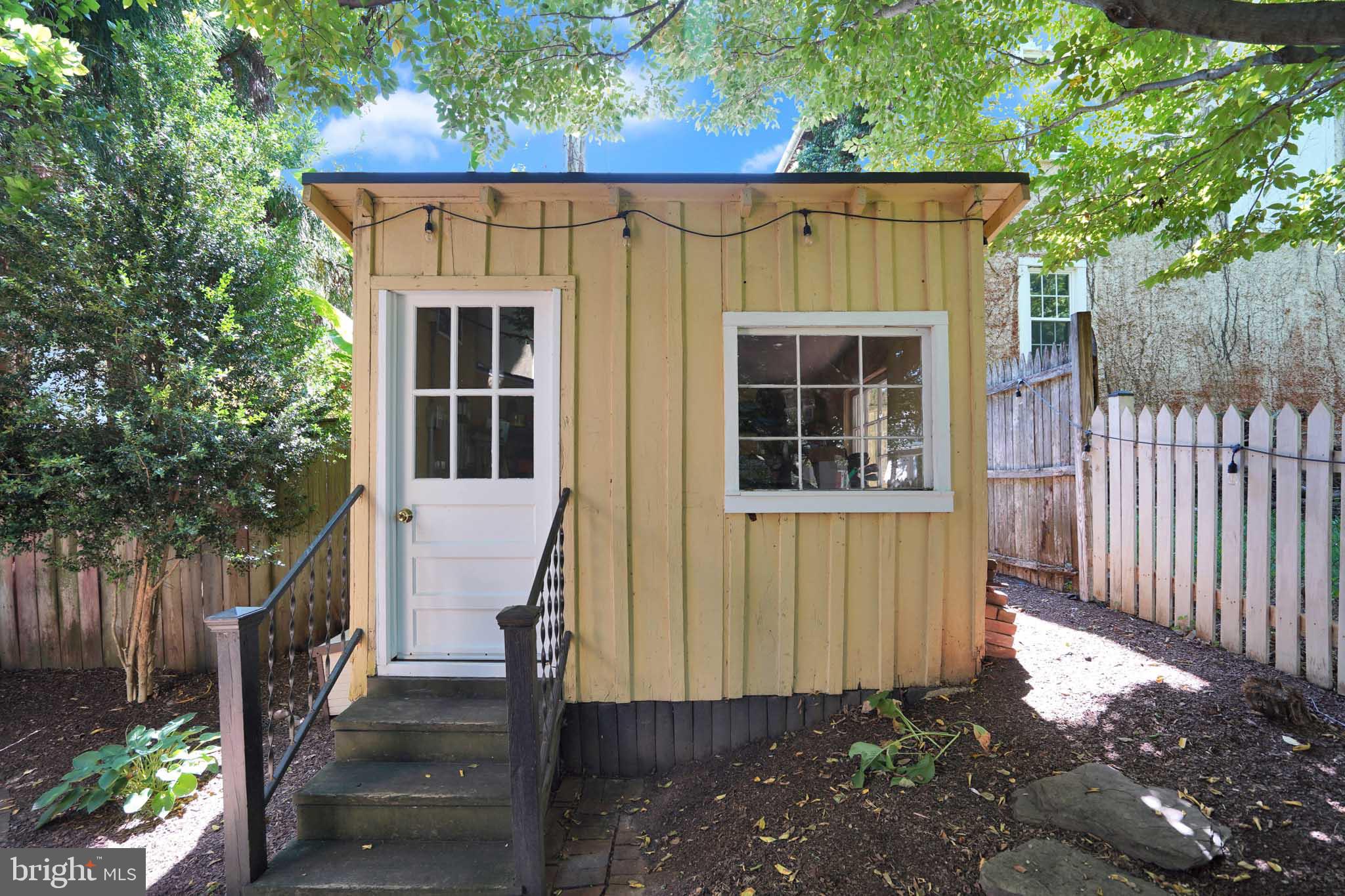 100 GARDEN COTTAGE LANE