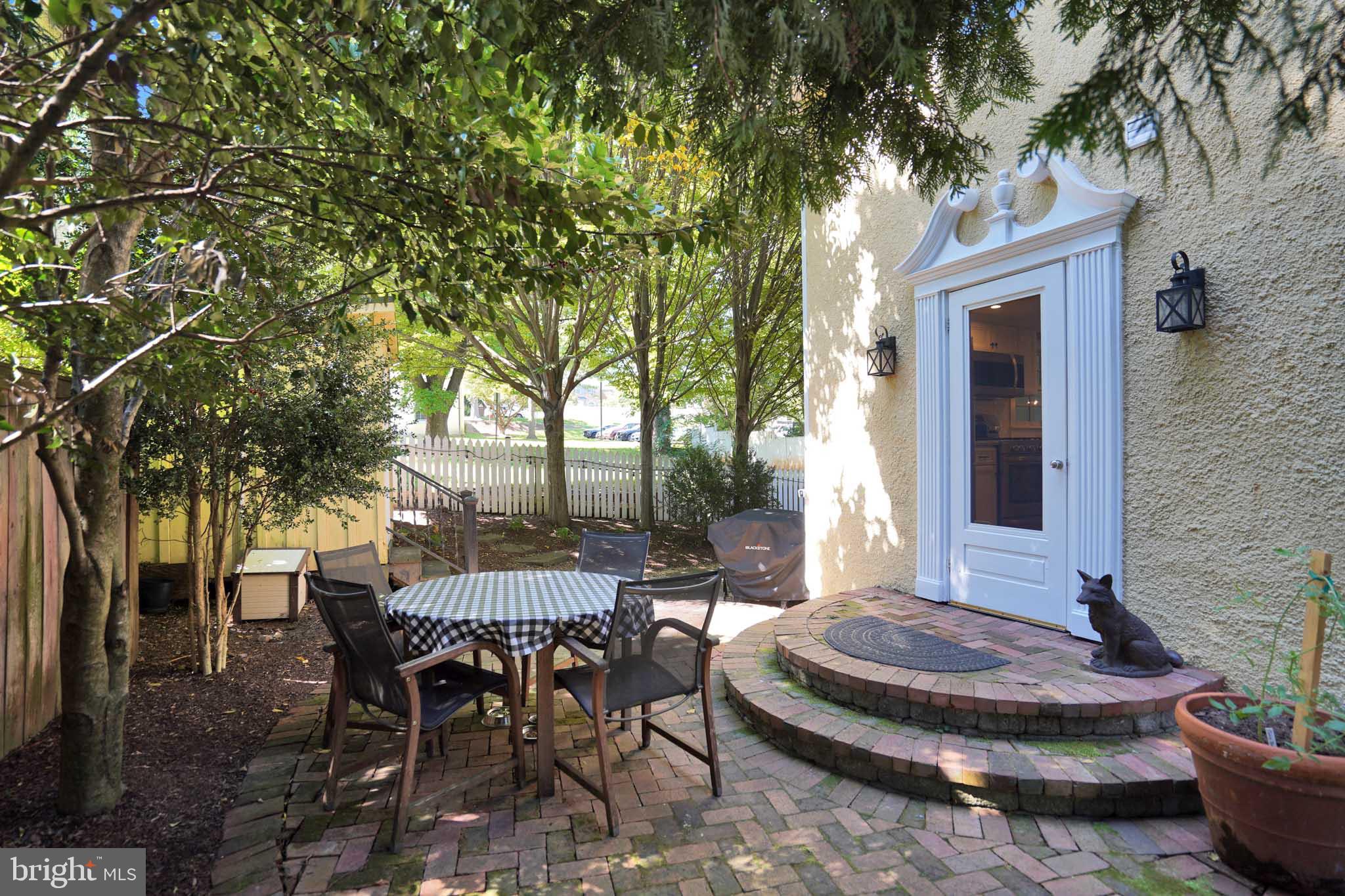 100 GARDEN COTTAGE LANE