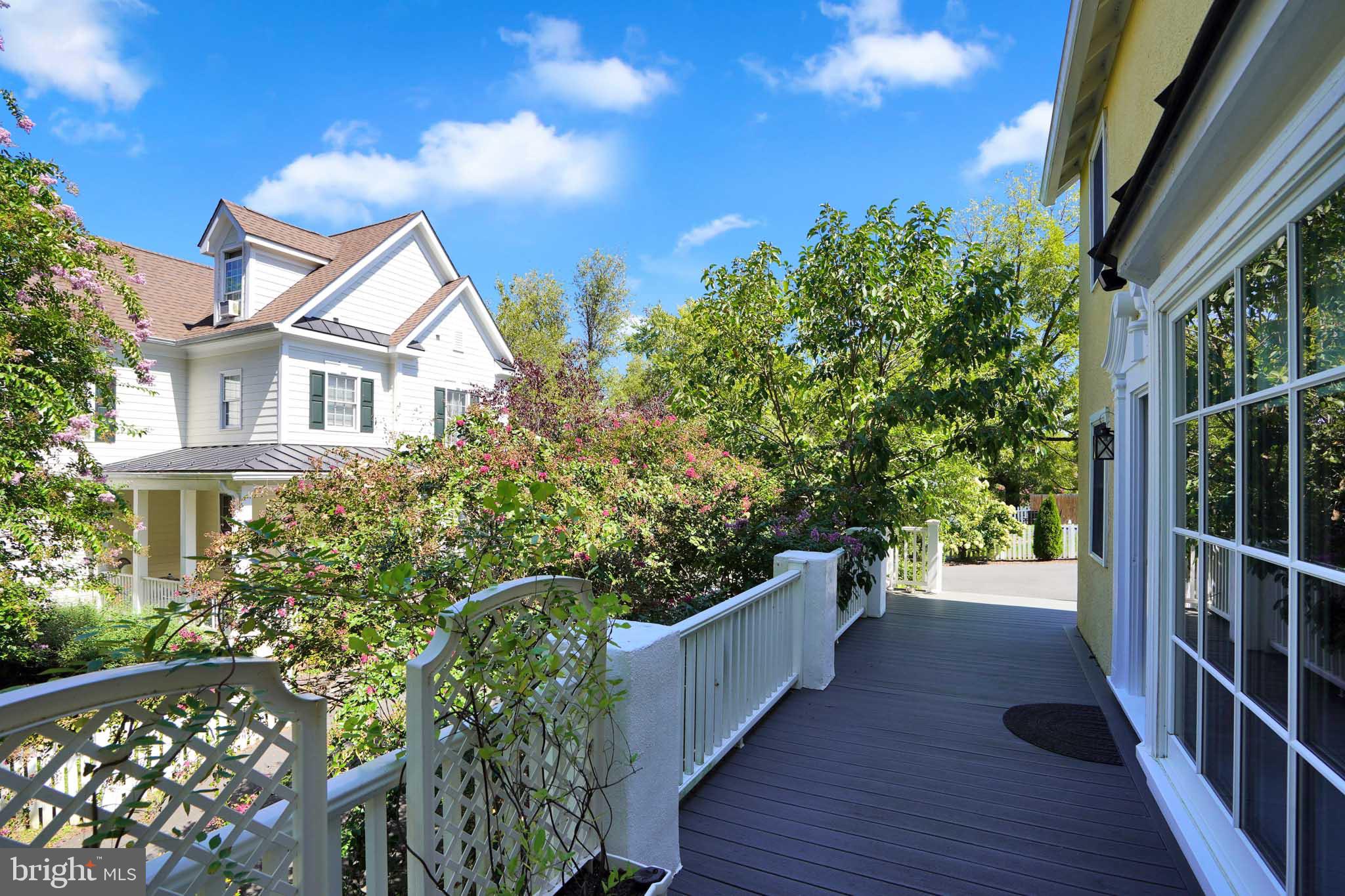 100 GARDEN COTTAGE LANE