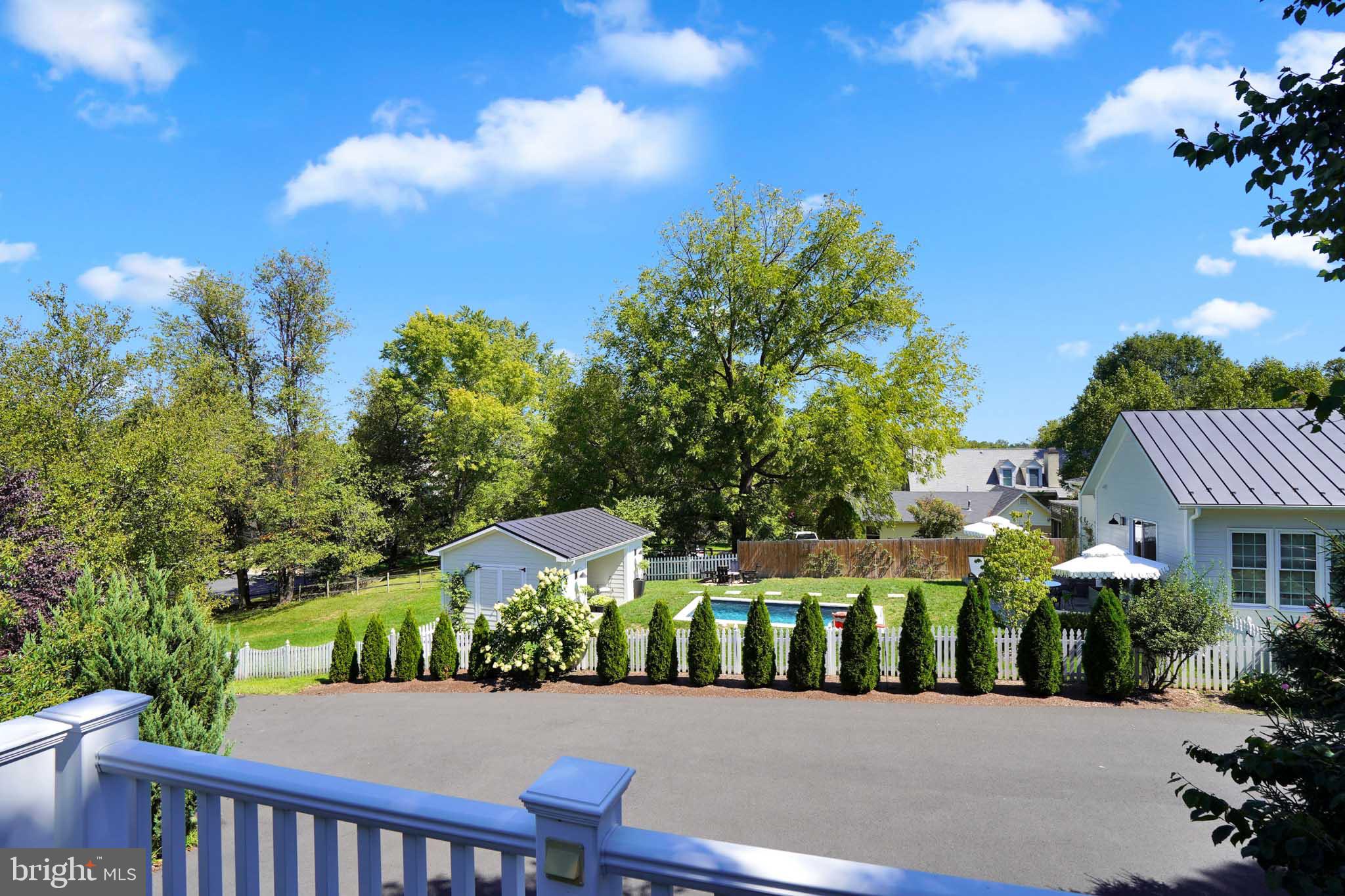 100 GARDEN COTTAGE LANE