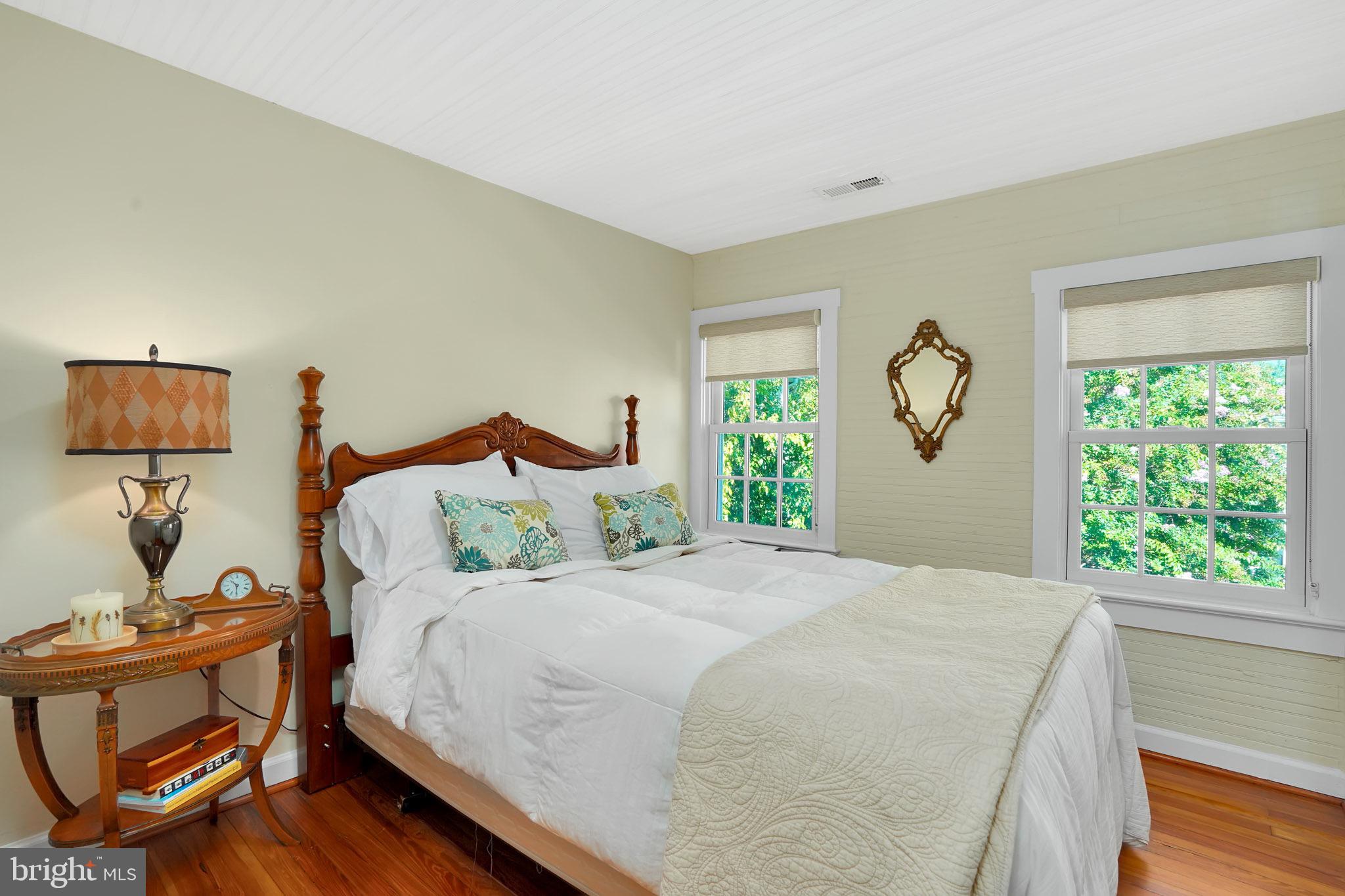 100 GARDEN COTTAGE LANE