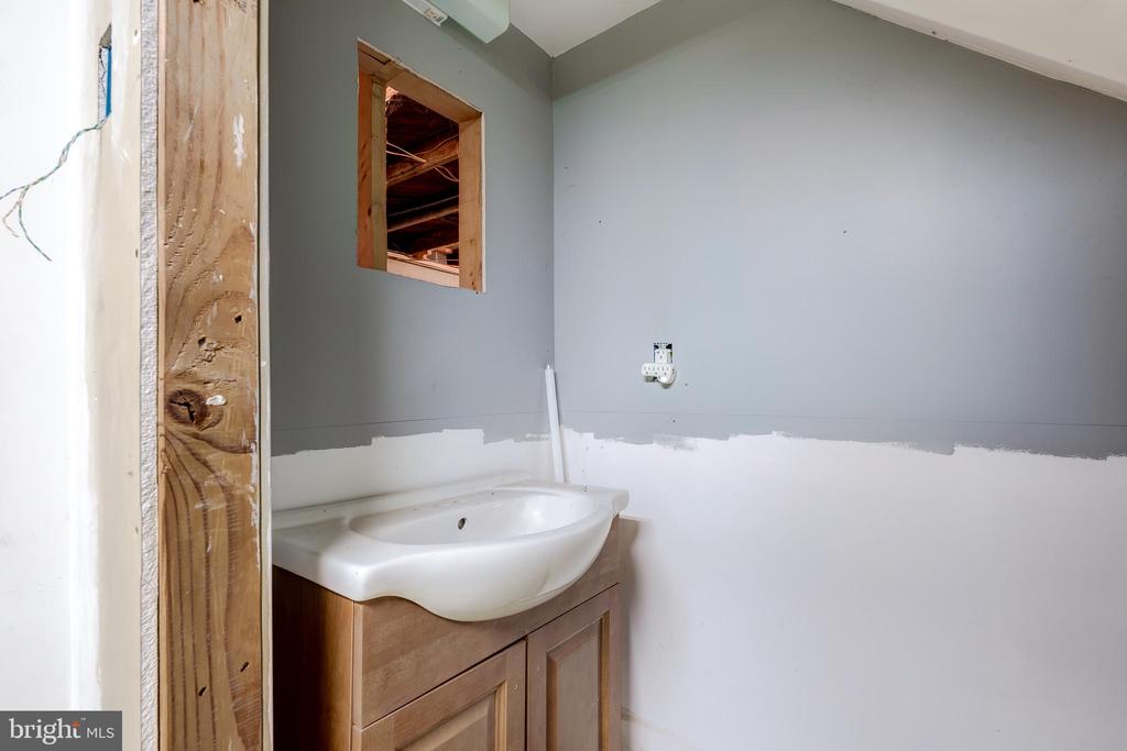 39990 PEACOCK CIRCLE,LOUDOUN